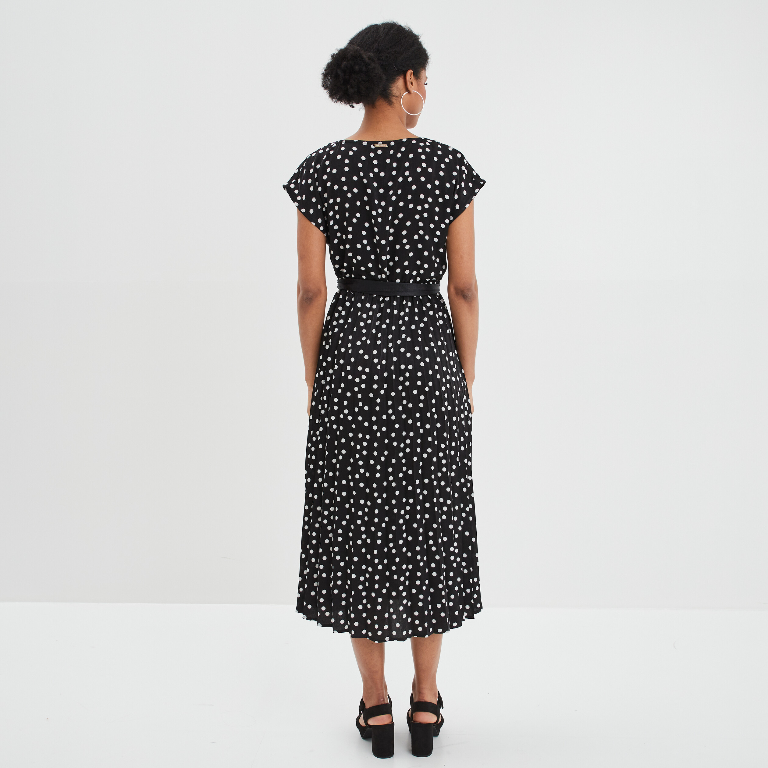 Robe longue évasée plissée et ceinturée noir femme | La Halle
