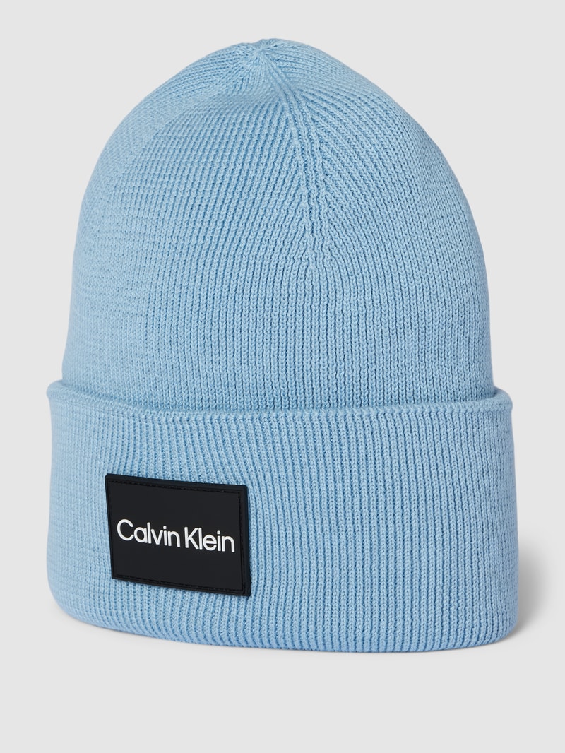 Beanie mit Label-Detail in hellblau