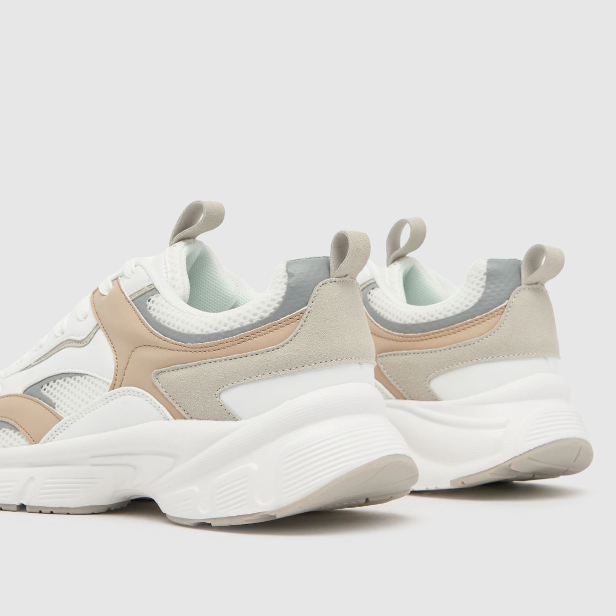 Shoe Mackenzie – Vita och beige grova sneakers