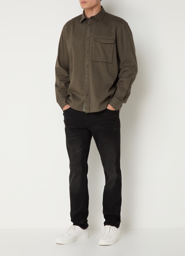 Camicia Armani Exchange dalla vestibilità classica con taschino sul petto.