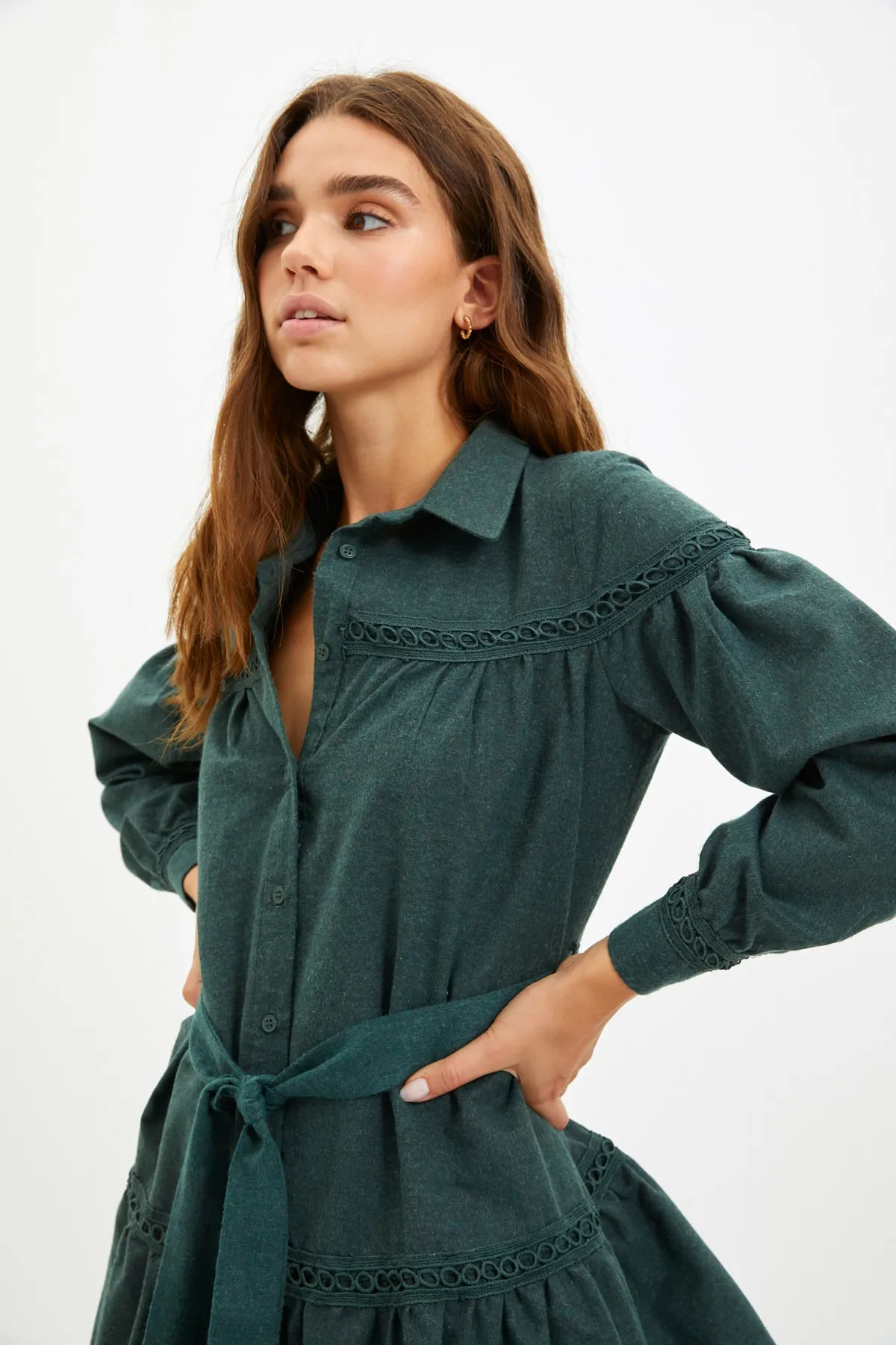 Trendyol Collection  Khakifarbenes, gewebtes Kleid mit Hemdkragen TWOAW21EL1964