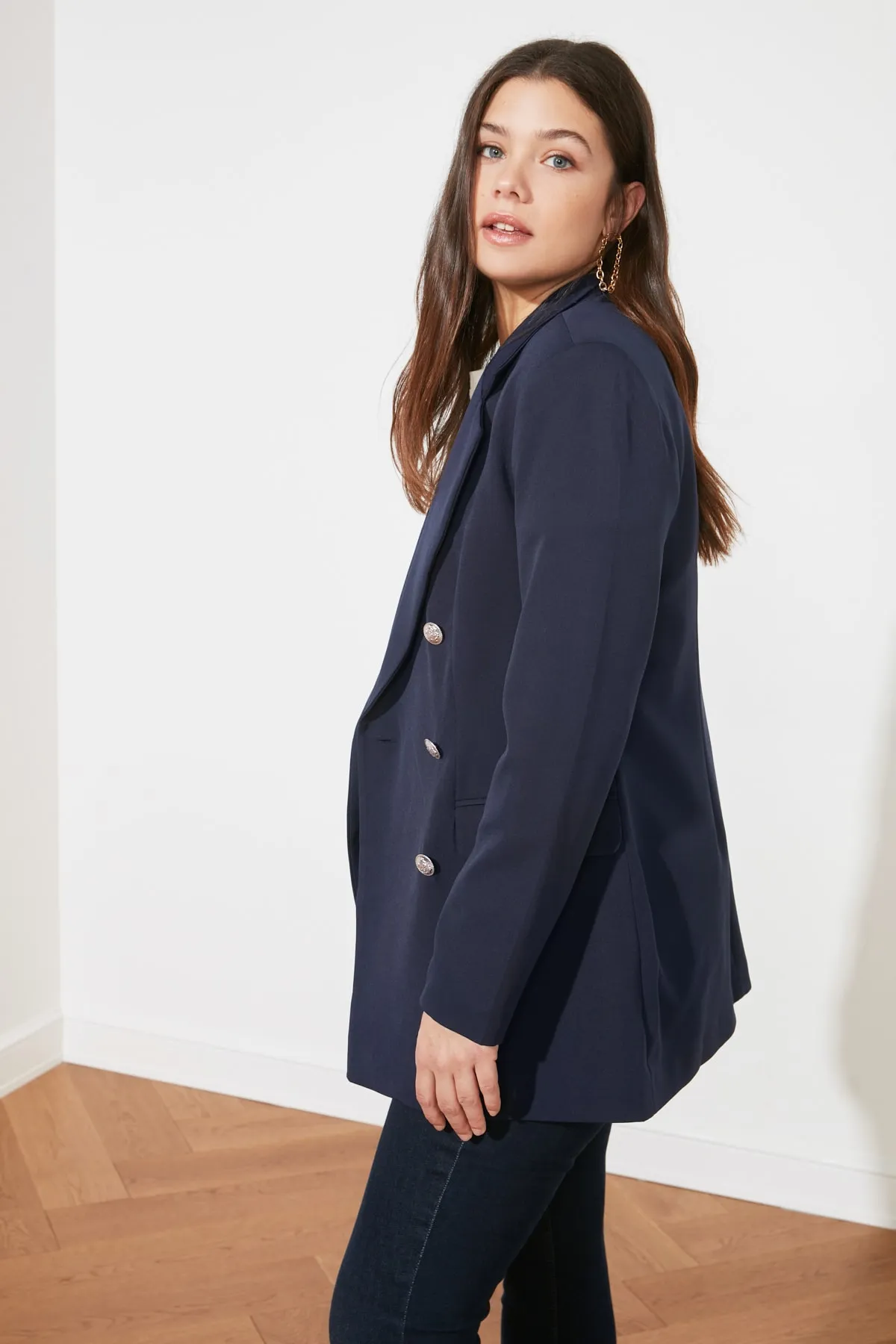 Trendyol Collection  Marineblauer, übergroßer, gefütterter, zweireihiger Blazer aus Webstoff mit Verschluss TWOSS20CE0024
