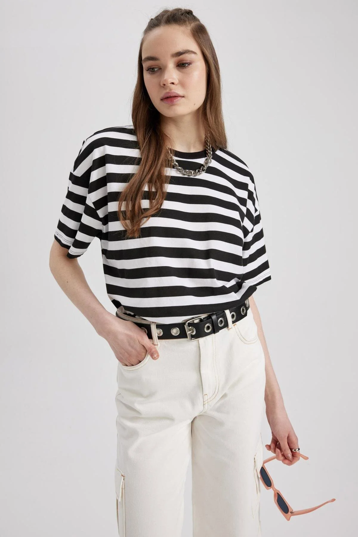 DeFacto  Coool Loose Fit gestreiftes Kurzarm-T-Shirt aus 100 % Baumwolle Z9735az23sp