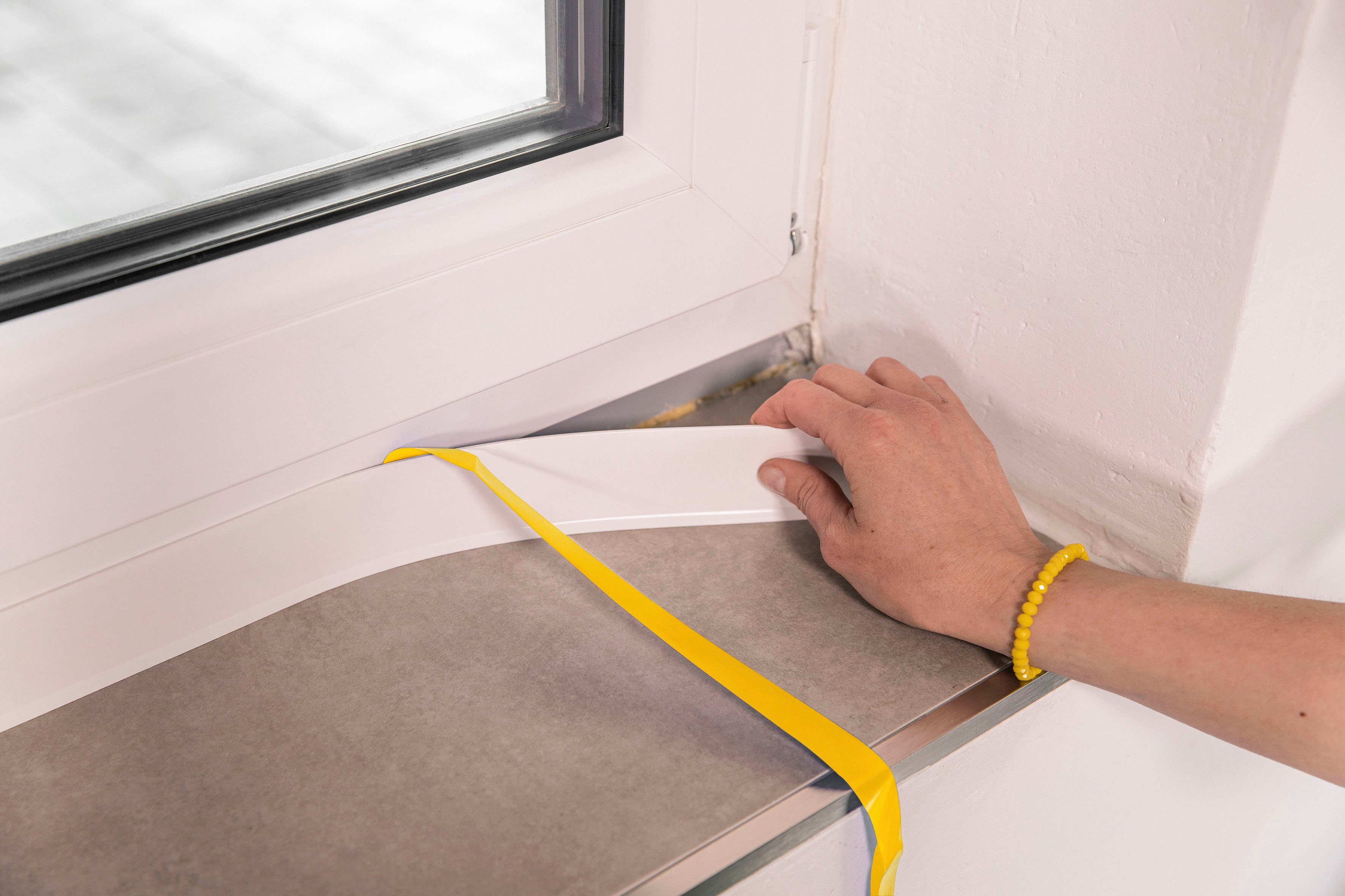 SCHELLENBERG Zierleiste PVC-Flachleiste, selbstklebend, selbstklebend, 1,5 m Länge, 4 cm Breite