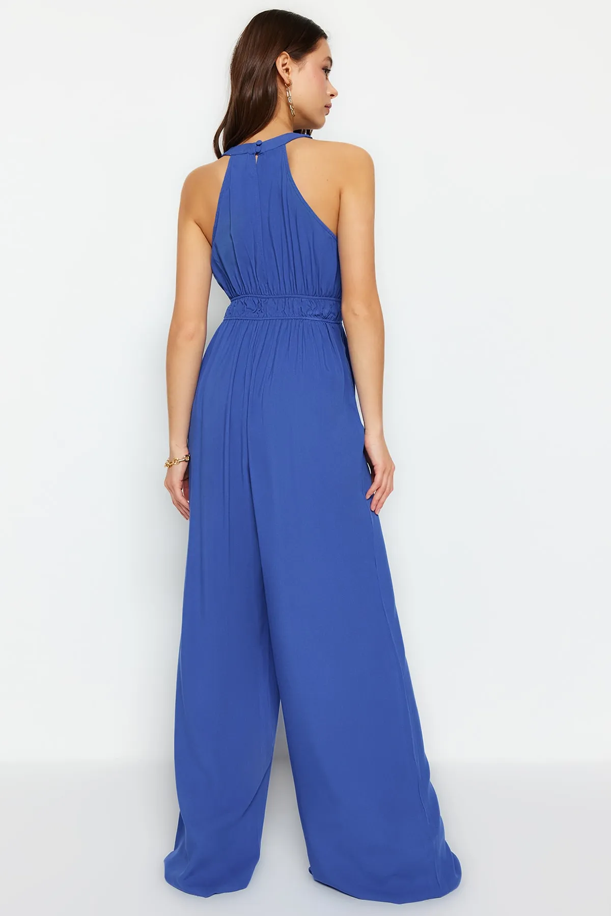 Trendyol Collection  Indigofarbener, gewebter Overall mit Rüschen und Details TWOSS23TU00121