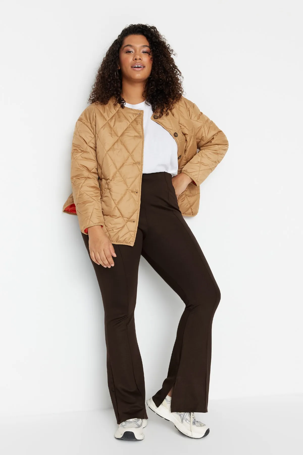Trendyol Curve  Braune spanische Strickhose mit Schlitz TBBAW23AR00002