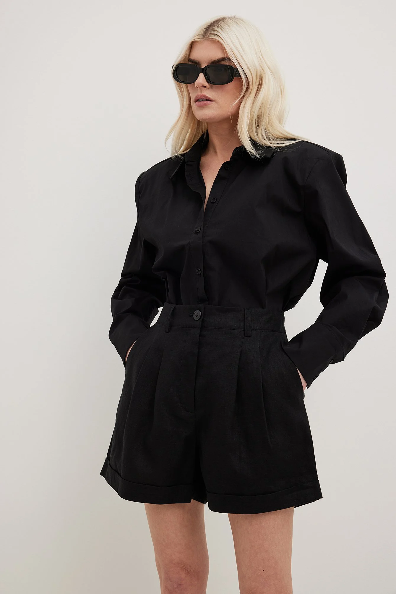 Kurze Leinenhose