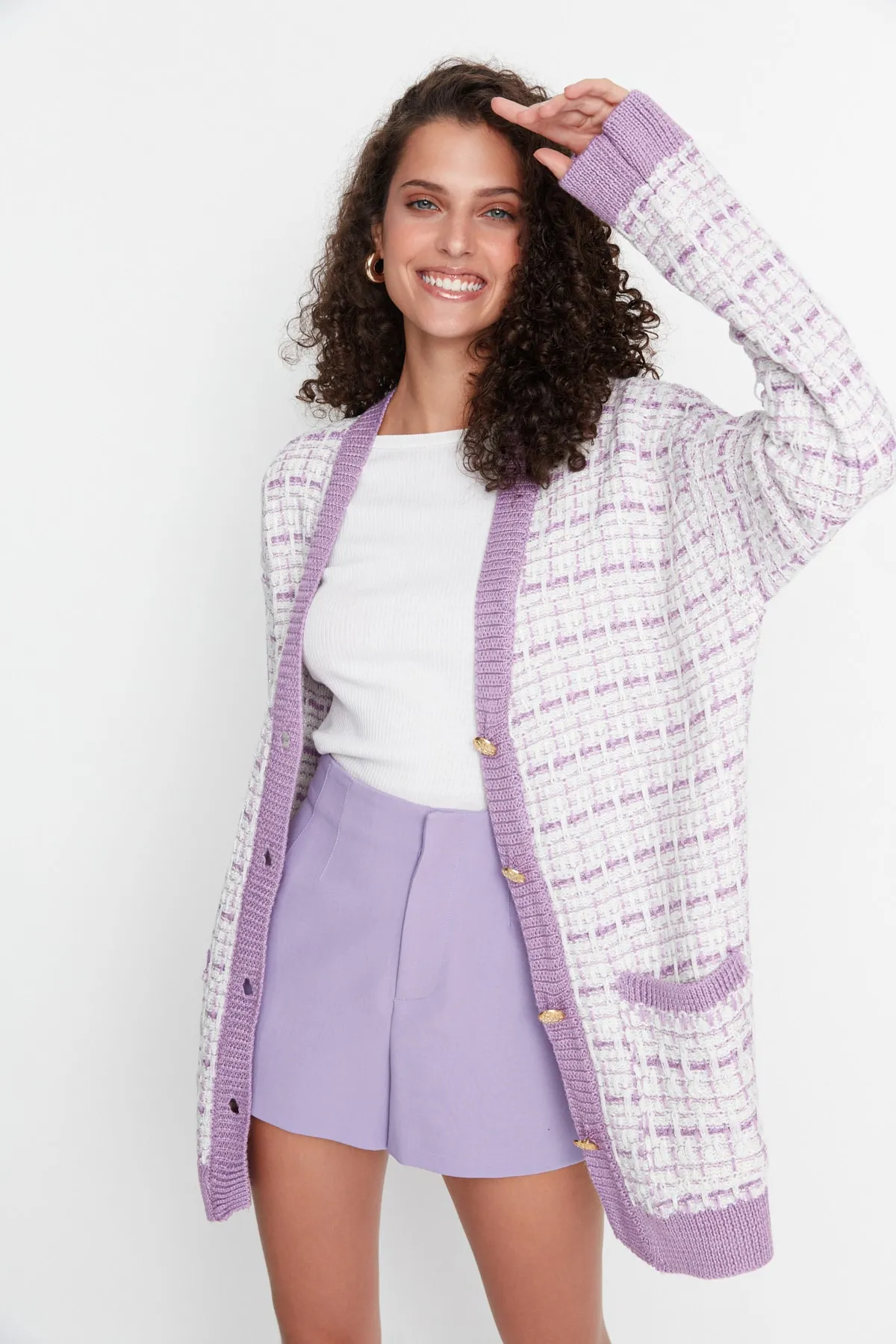 Trendyol Collection  Lilafarbener, weiter Strickcardigan in Tweed-Optik mit Glitzer TWOAW21HI0250