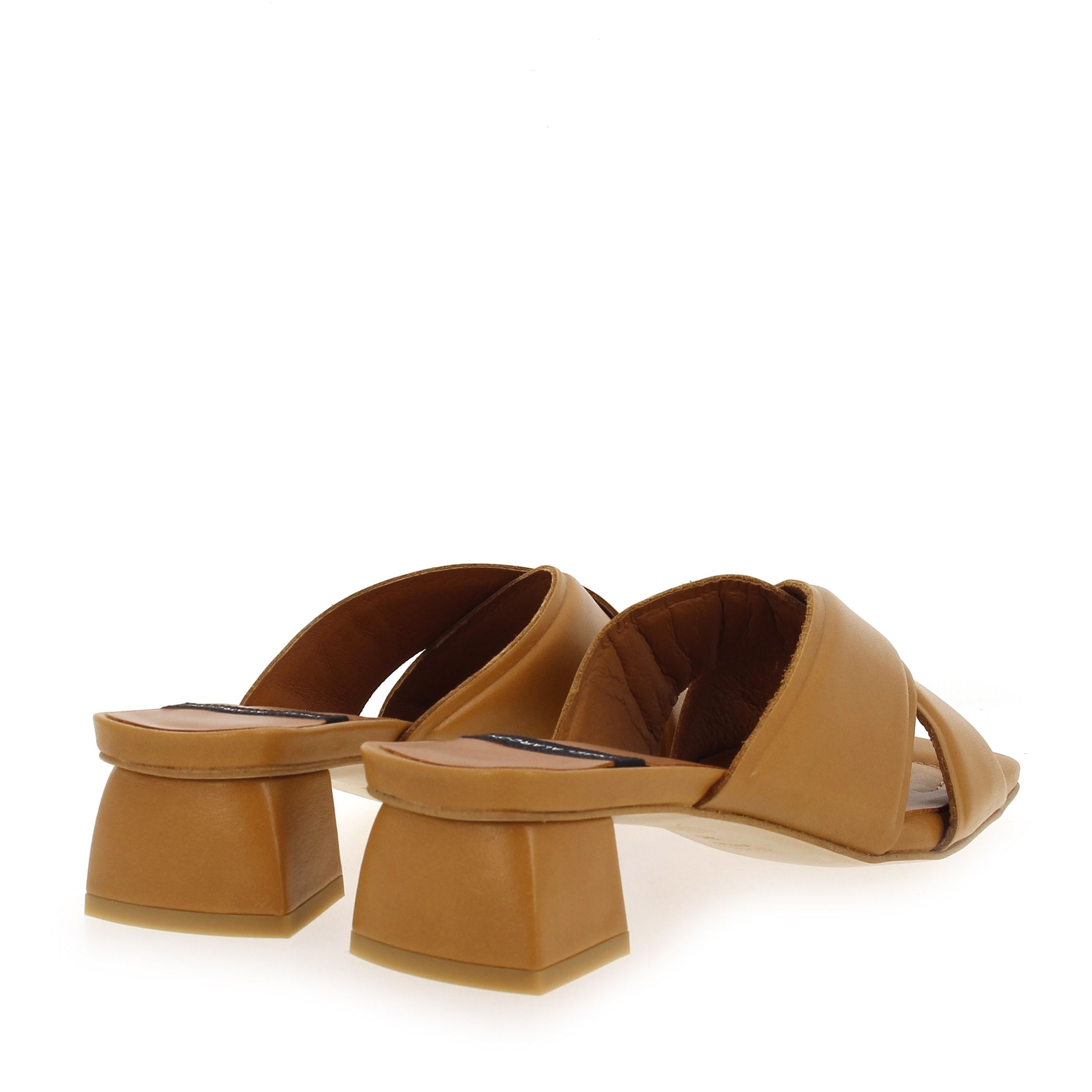 Angel Alarcon  24041-253V - Camel