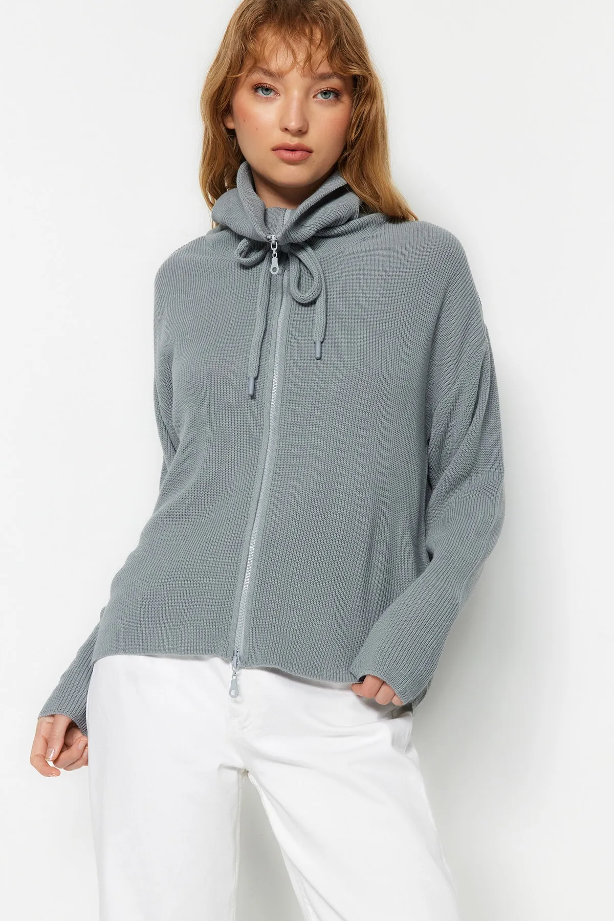 Trendyol Collection  Grauer Strickcardigan mit Reißverschlussdetail TWOAW23HI00189