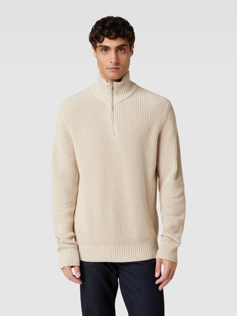 Strickpullover mit Stehkragen in sand