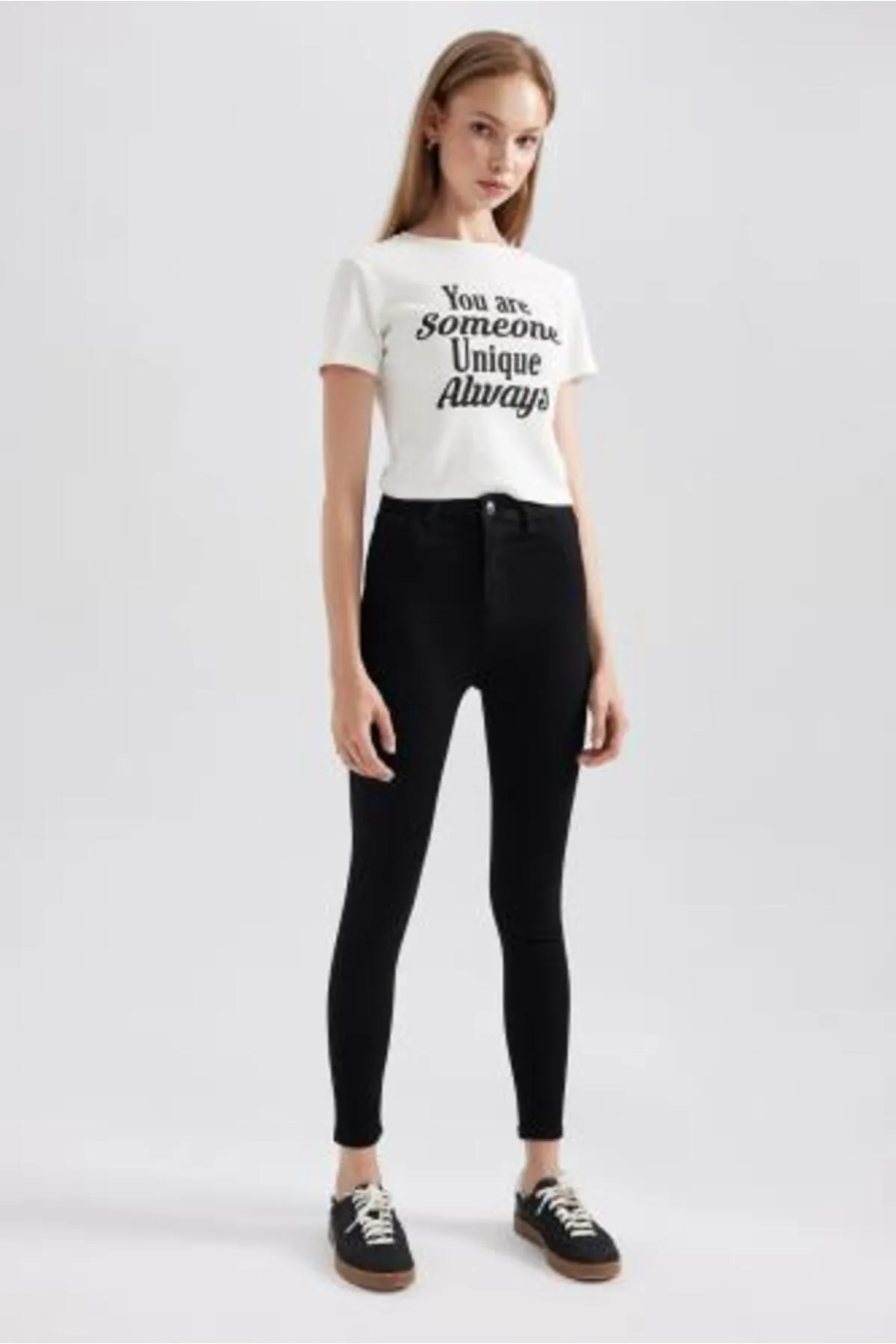 DeFacto  Jegging-Jeans mit hoher Taille, schmalem Bein und langer Länge A5819ax23au