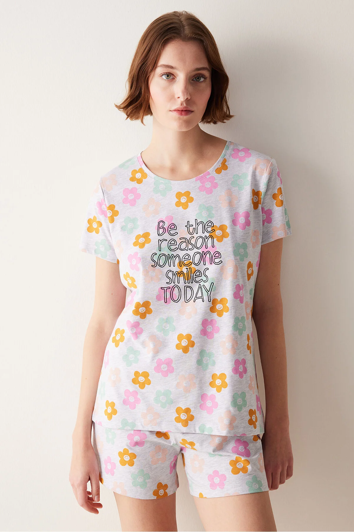 Penti  Smile, Graues Pyjama-Set mit Shorts
