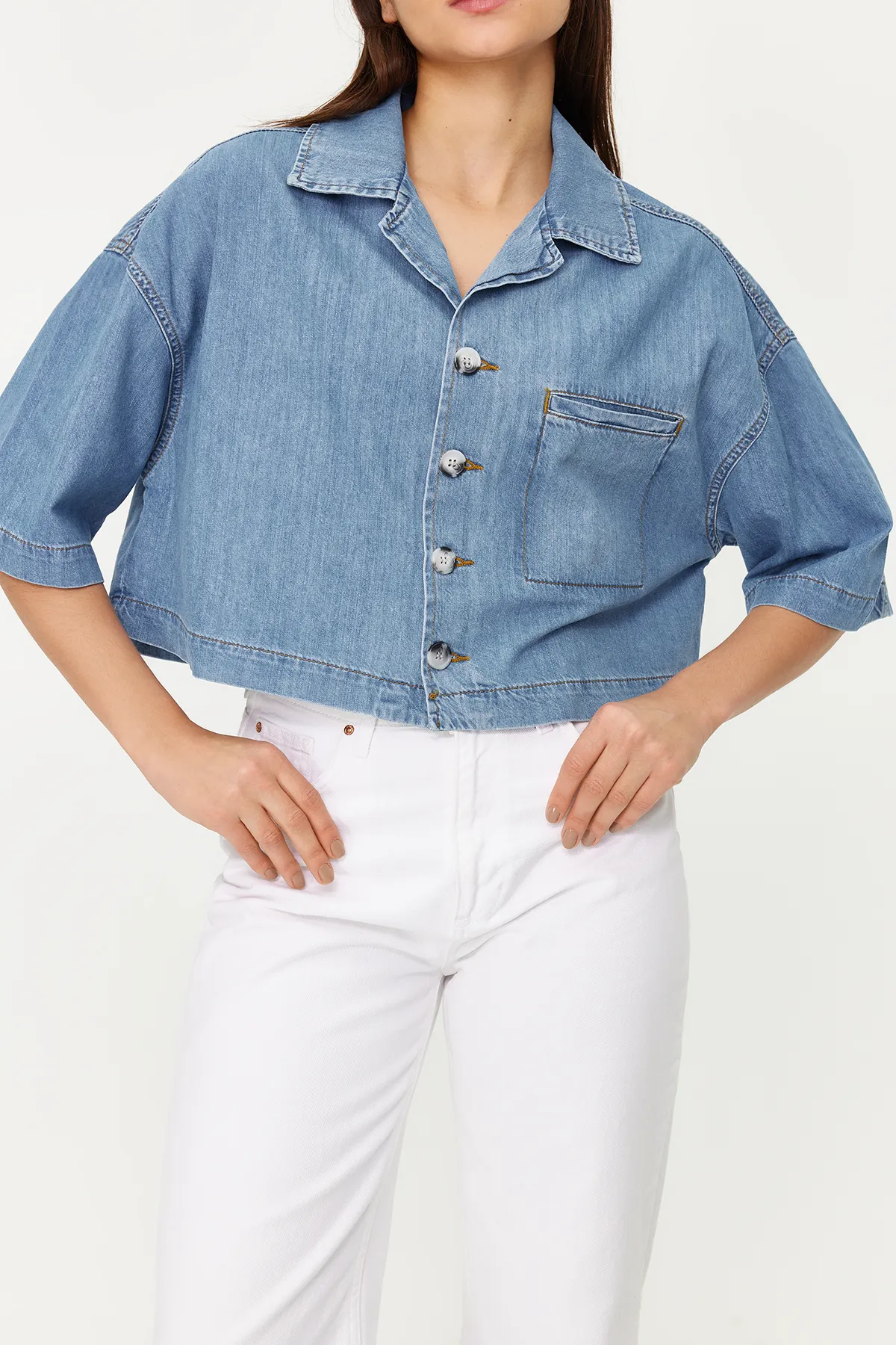 Trendyol Collection  Blaues Kurzarm-Jeanshemd TWOSS24GO00022