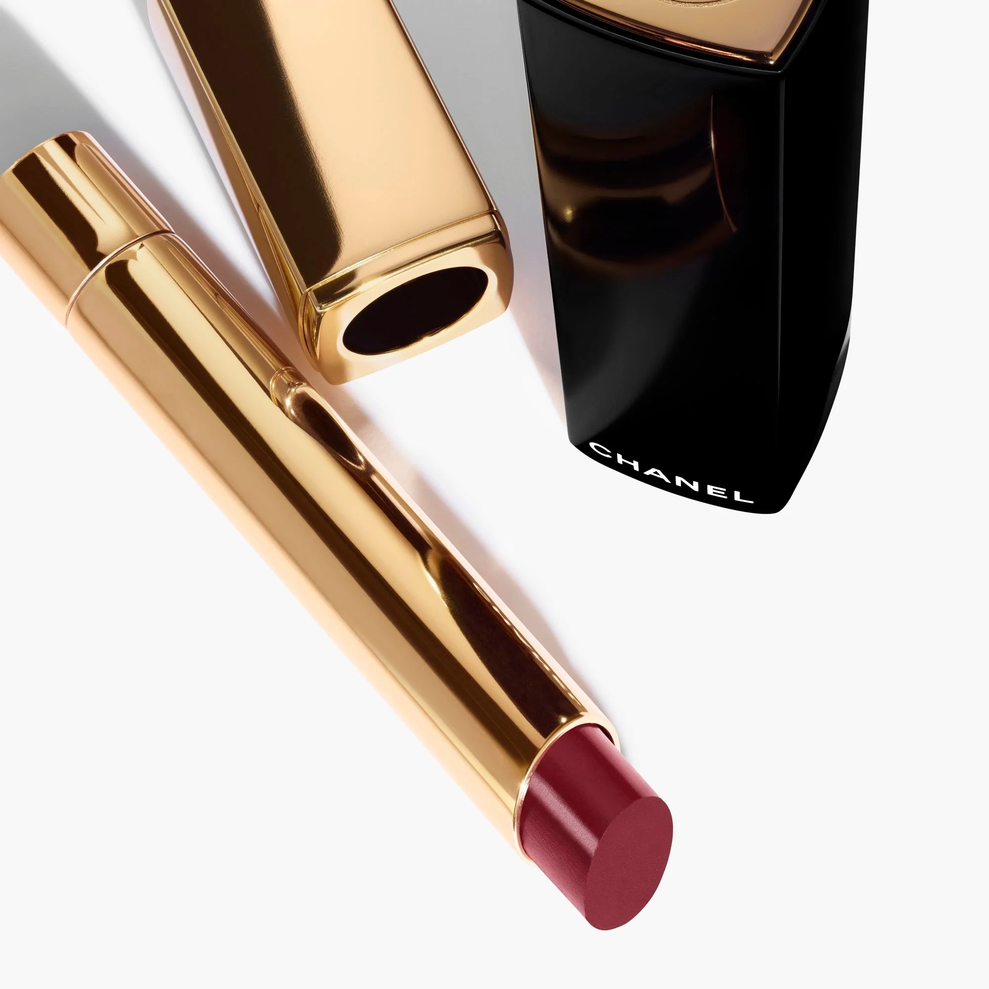 ROUGE ALLURE L'EXTRAIT - RUJ DE INTENSITATE ÎNALTĂ - EXTRACT DE UȘURĂ ȘI ÎNGRIJIRE - REUMPLEBIL