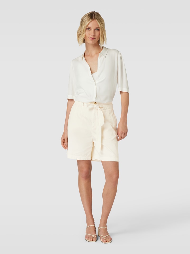Jeansshorts mit Bindegürtel Modell 'Tapa' in offwhite