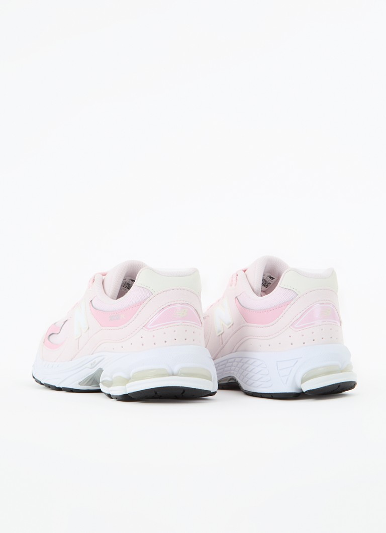 Teniși New Balance 2002R cu detalii din plasă