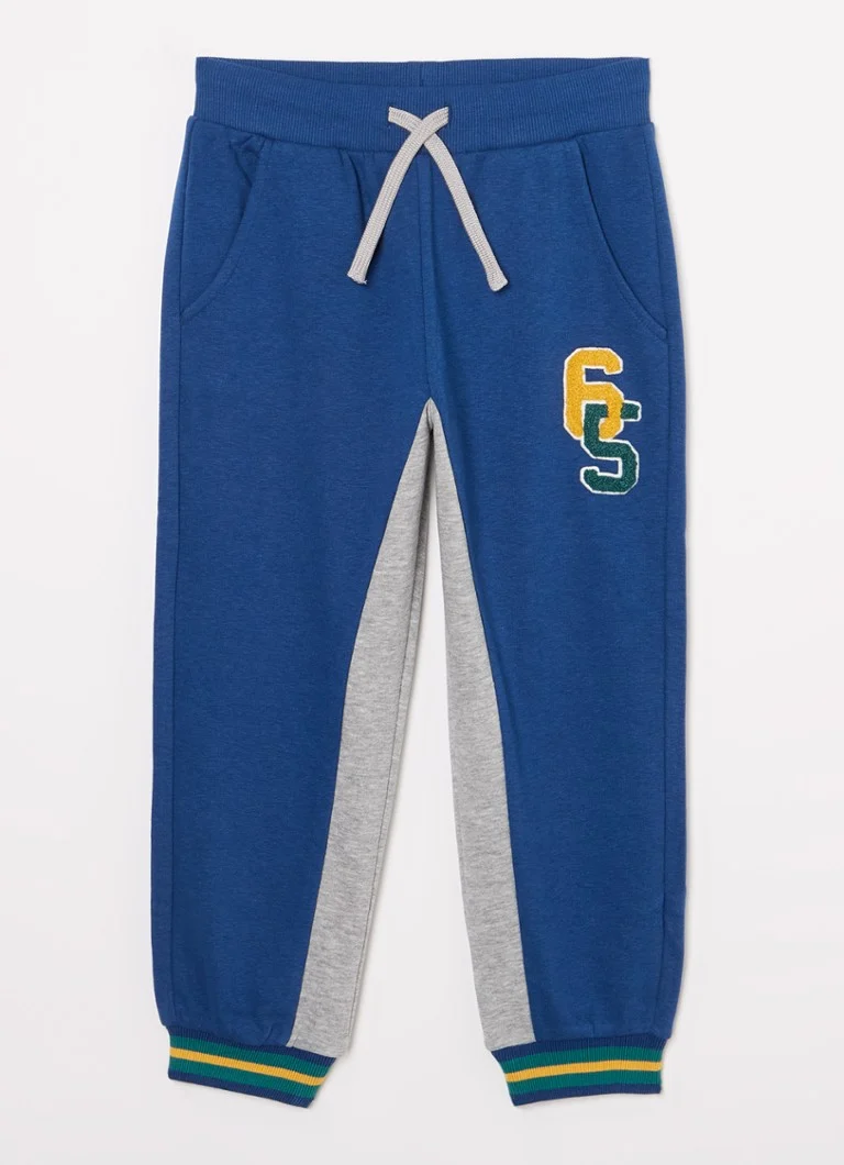 Pantaloni de trening slim fit de la Benetton, cu buzunare laterale.