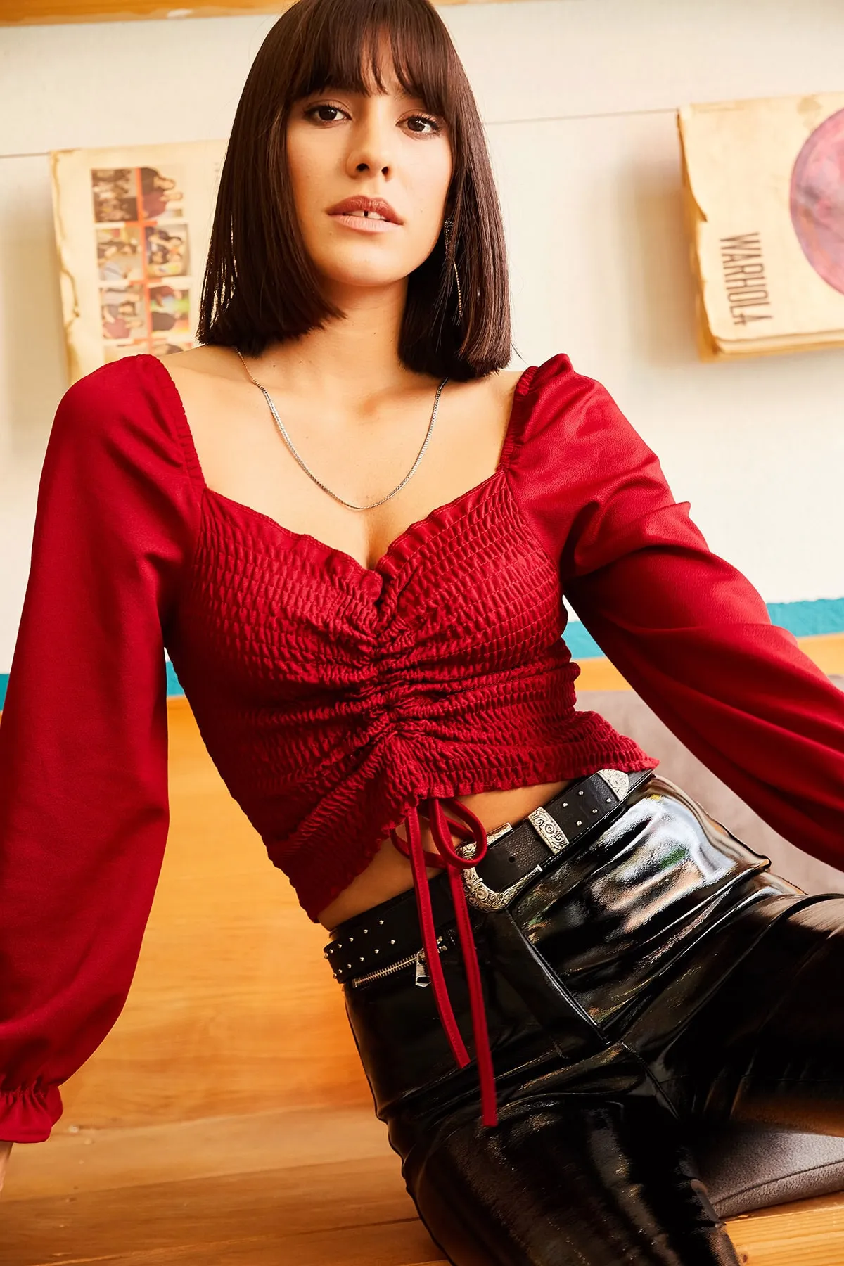 Olalook  Damen-Strickbluse in Weinrot mit geraffter Vorderseite BLZ-19001183