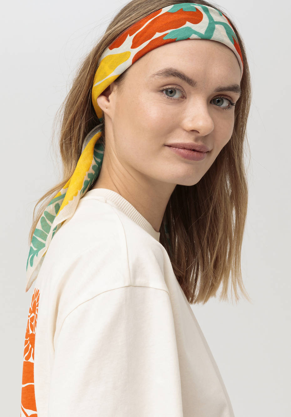 LIV LEE X HESSNATUR Tuch aus Bio-Baumwolle mit Leinen