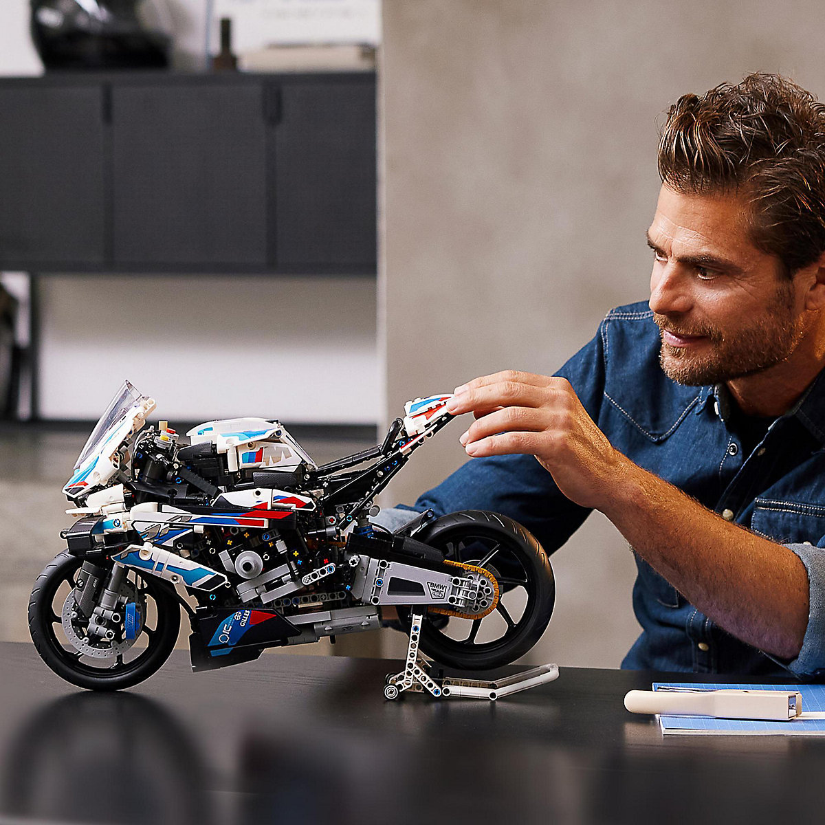 LEGO® Technic 42130 BMW M 1000 RR
