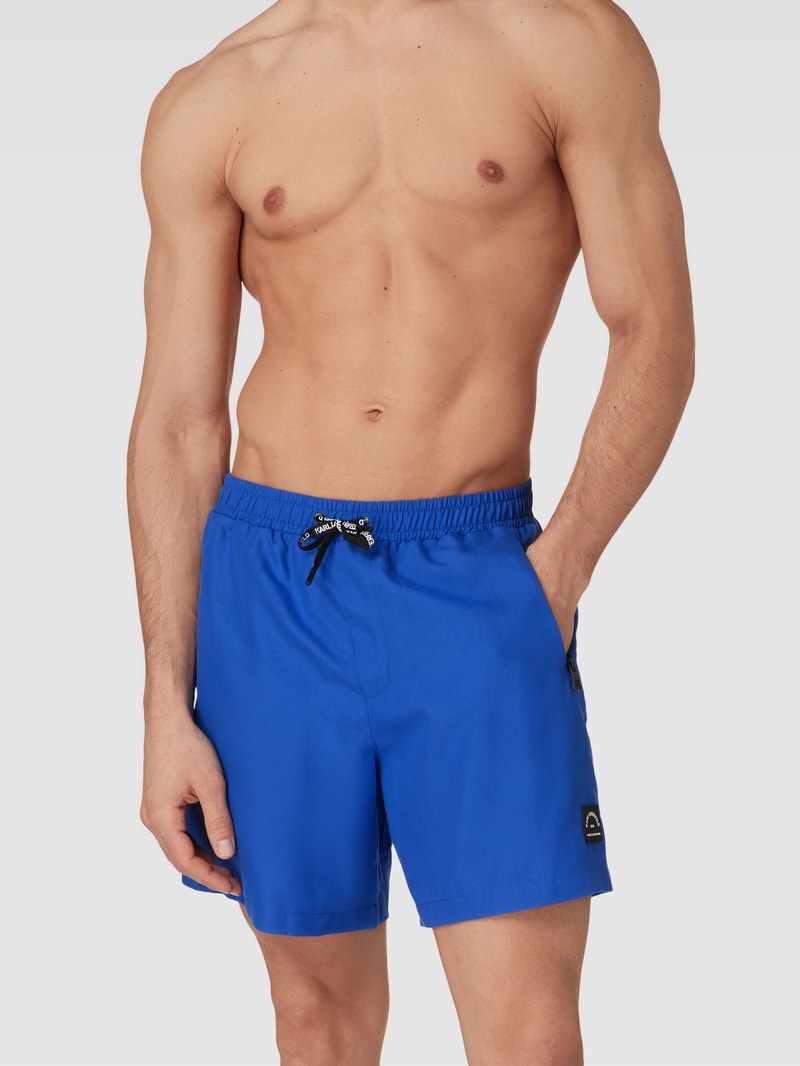 Badehose mit Label-Patch in royalblau