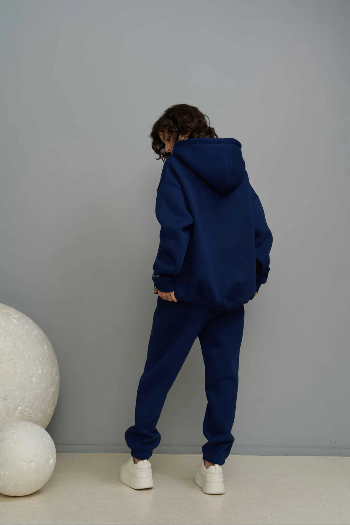 MAİ COLLECTİON  Marineblaues Trainingsanzug-Set mit minimalistischem Print