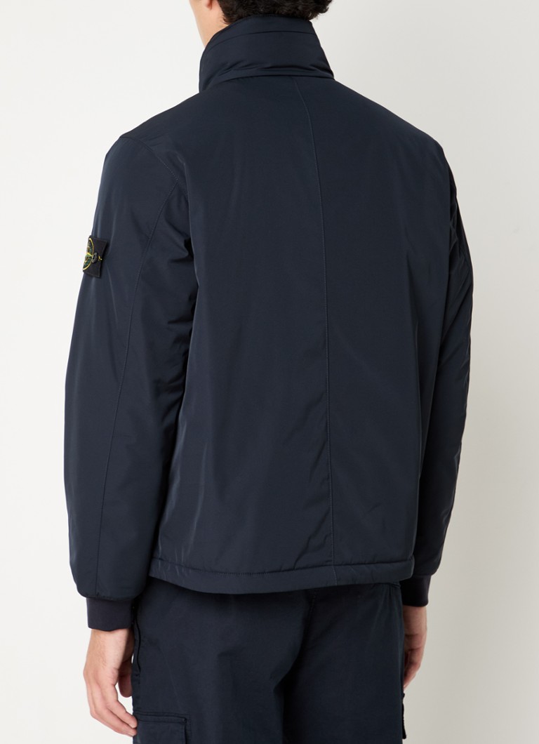 Μονωμένο μπουφάν Stone Island 43726 με πλαϊνές τσέπες και πτυσσόμενη κουκούλα