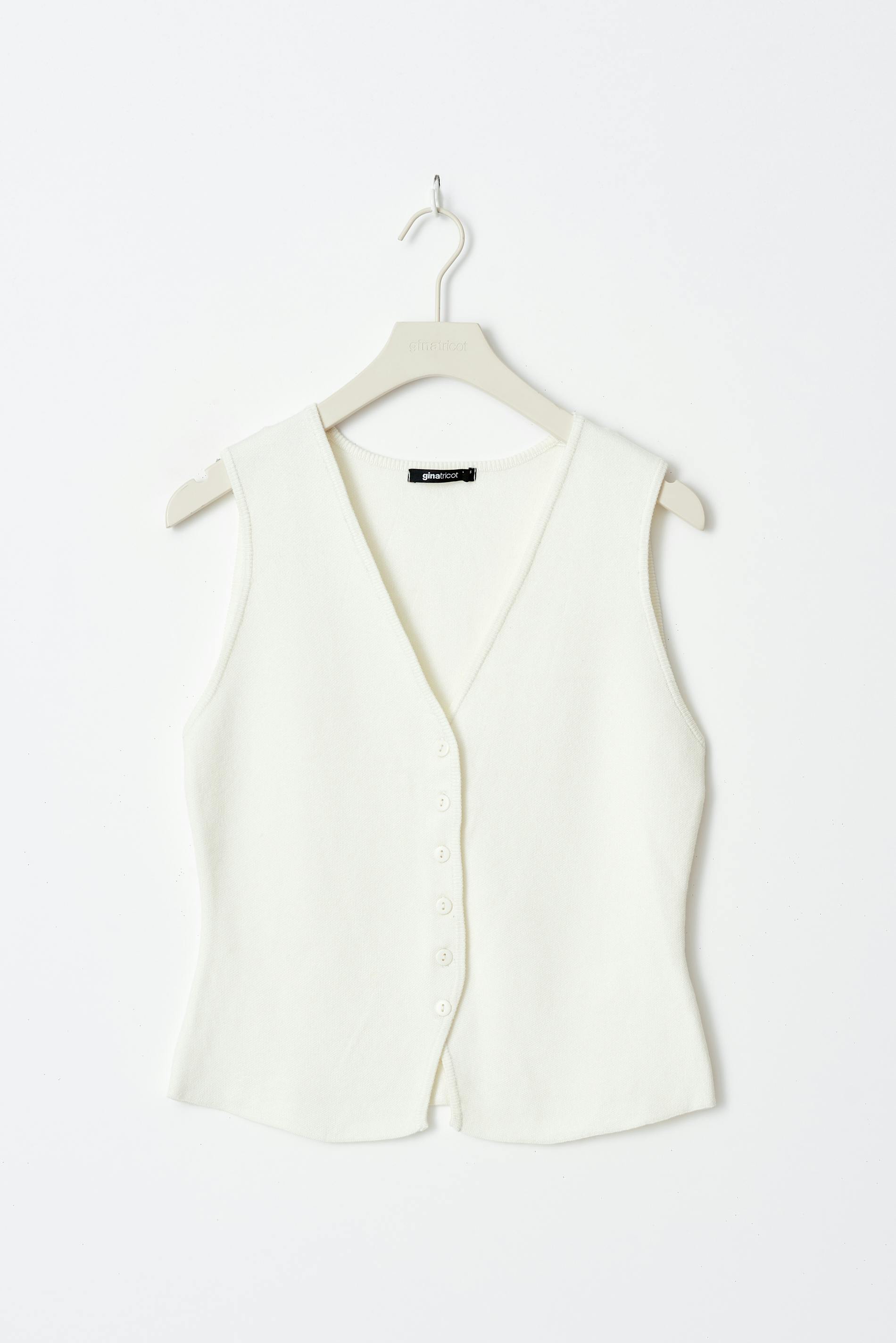Knitted vest