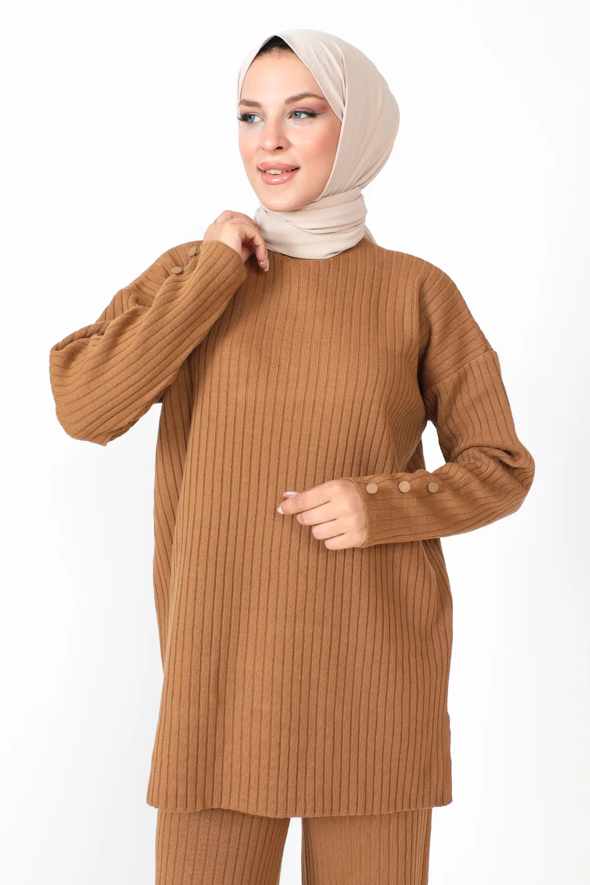 Tesettür Dünyası  Strickanzug mit geknöpften Ärmeln TSD230801 Braun