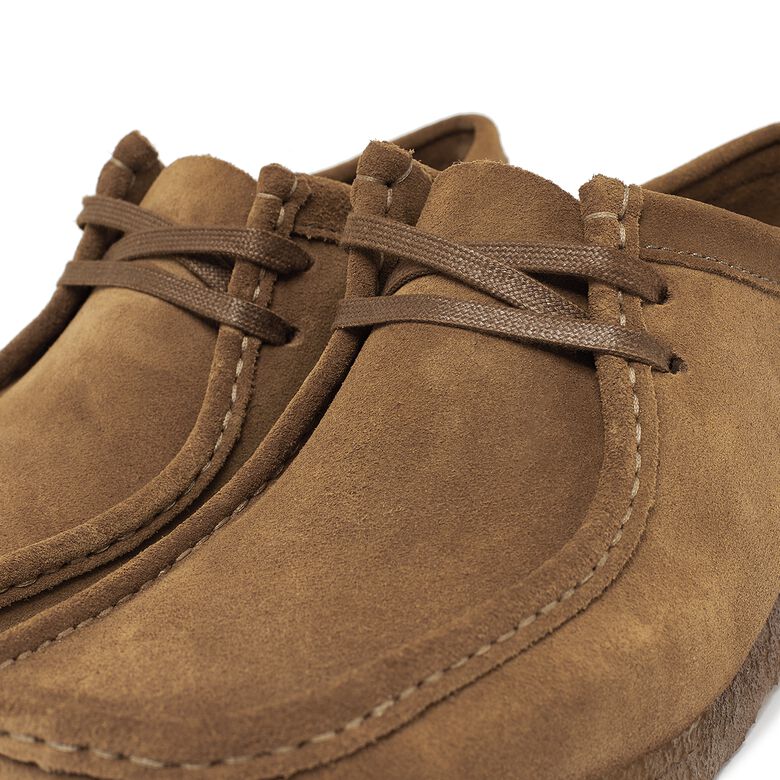 Clarks Wallabee cola