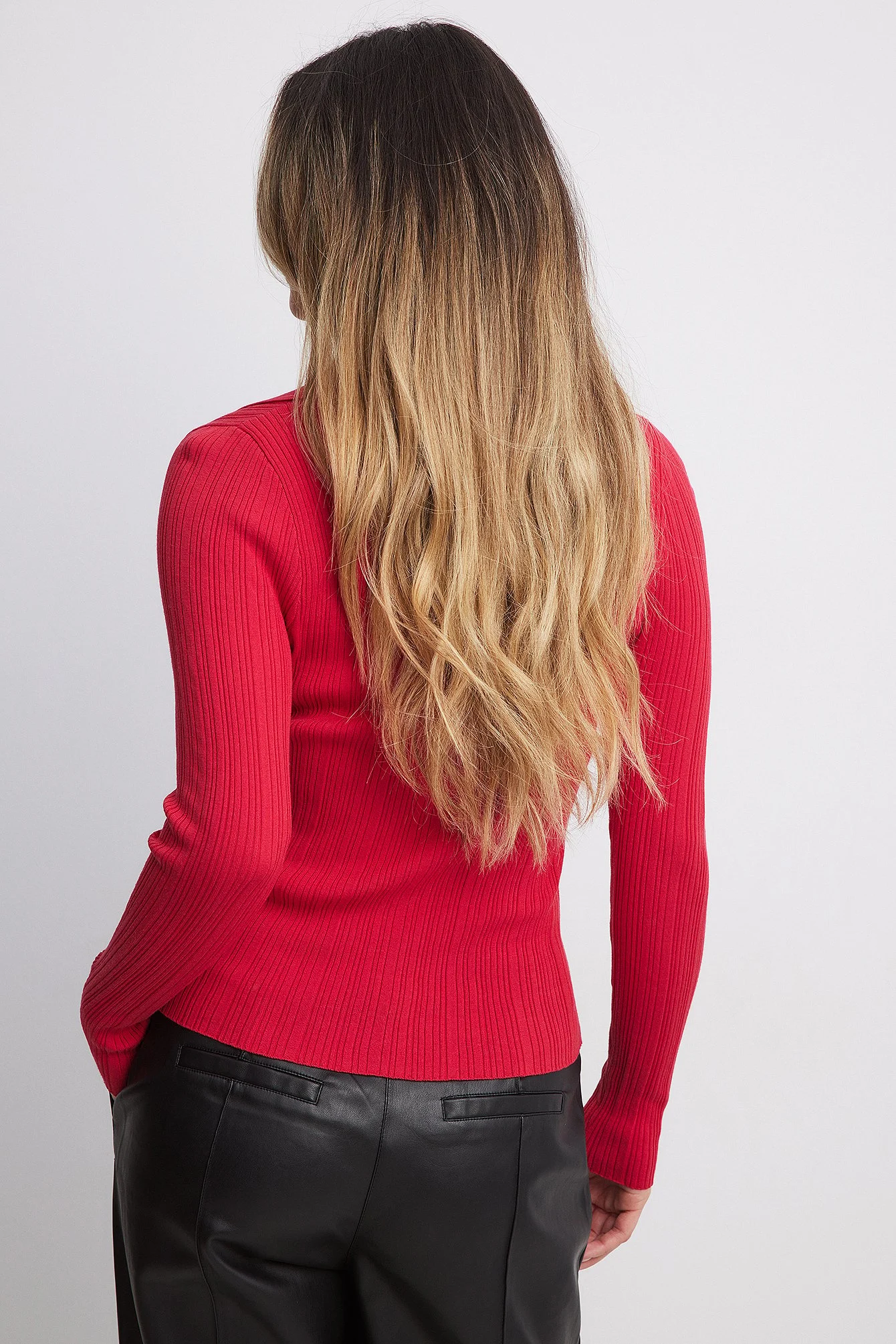 Fein gestrickter Cardigan mit Kragen