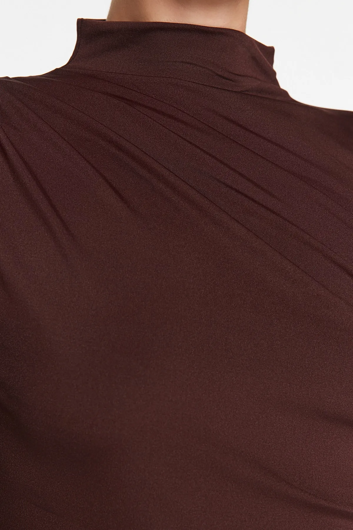 Trendyol Collection  Brauner Stretch-Strickbody mit Stehkragen und Druckknöpfen, gerafftem Detail TWOAW24BD00014