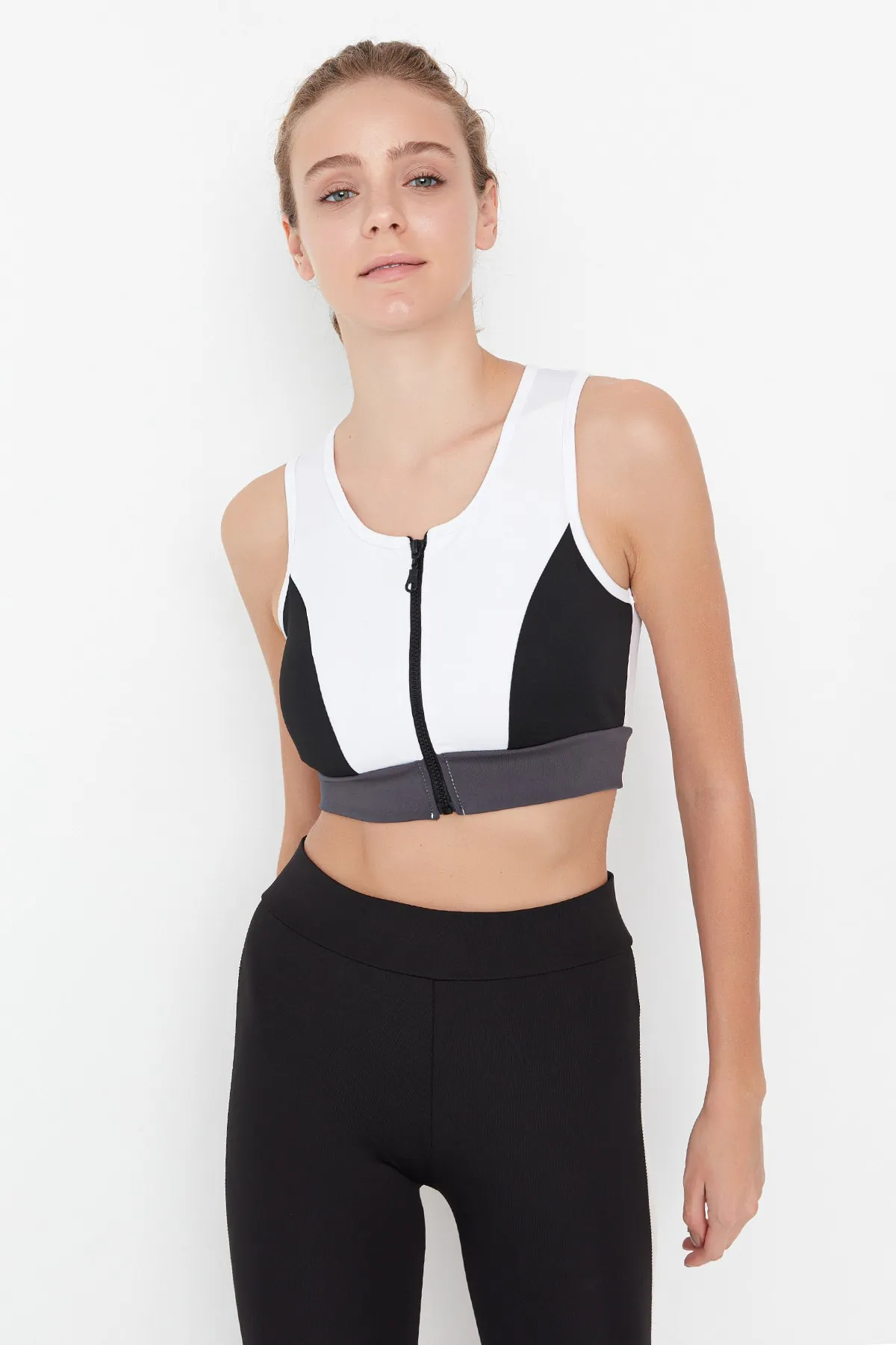 Trendyol Collection  Weißer, farbblockierter, unterstützter/formender gestrickter Sport-BH mit Reißverschluss TWOAW21SS0005