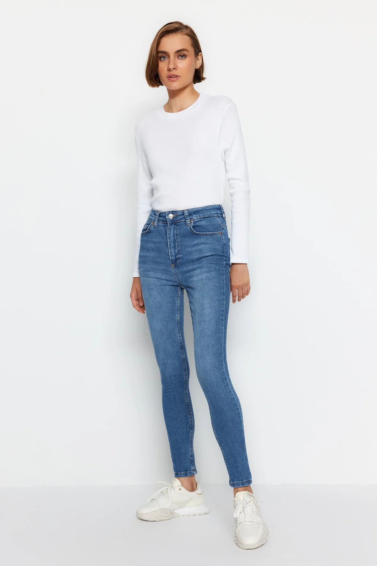 Trendyol Collection  Blaue Skinny Jeans mit hoher Taille TWOAW24JE00081