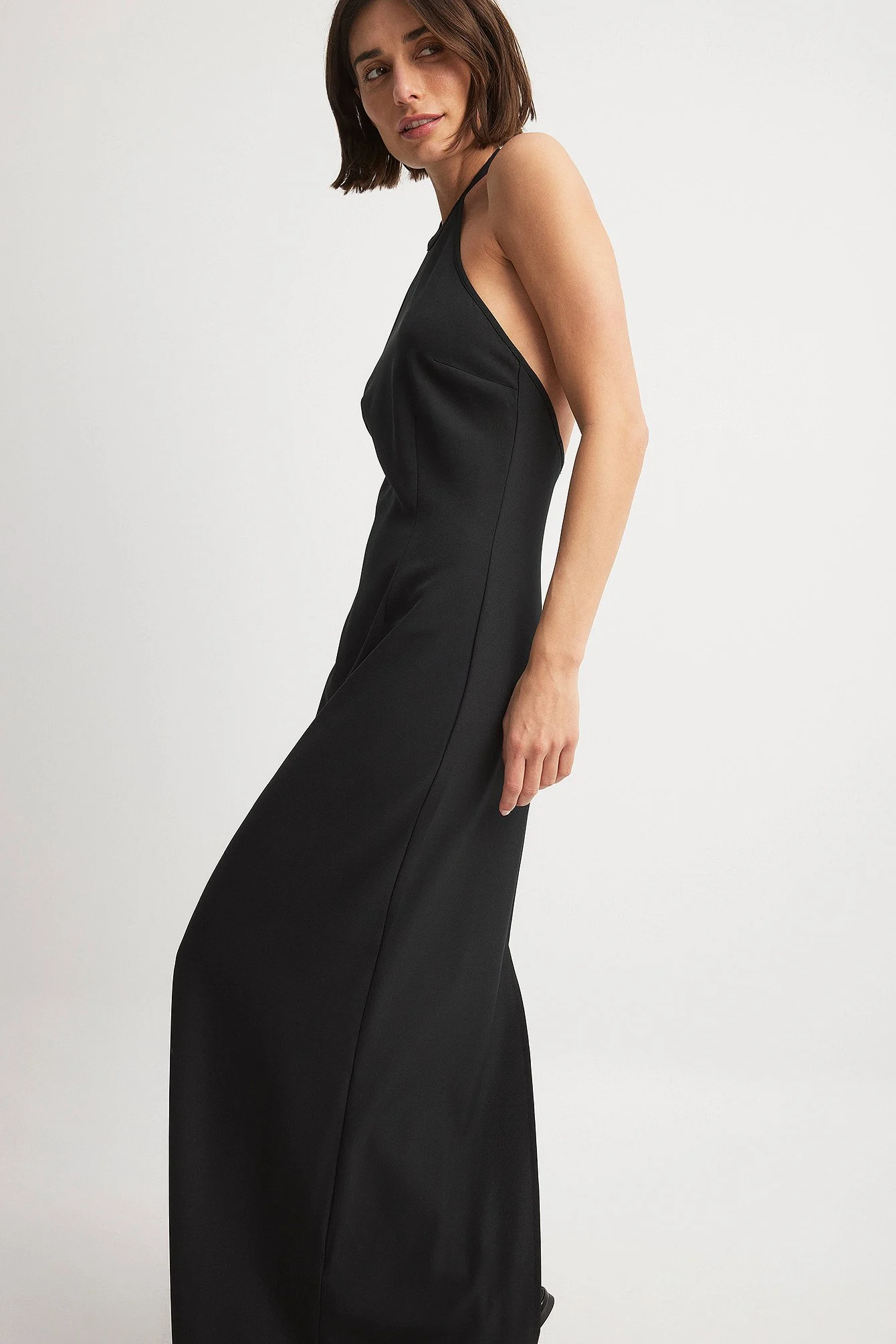 Maxikleid mit Schnallendetail und offenem Rücken