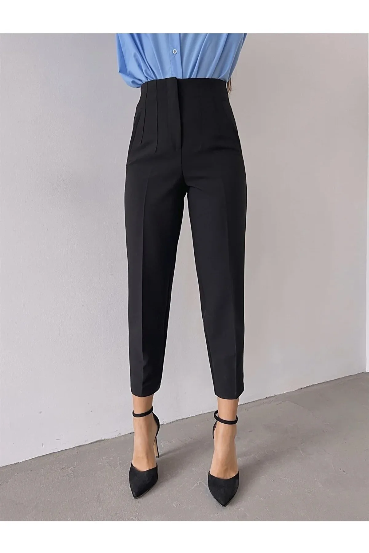 Laluvia  Schwarze, vorne ausgestellte Hose aus Stoff mit hoher Taille