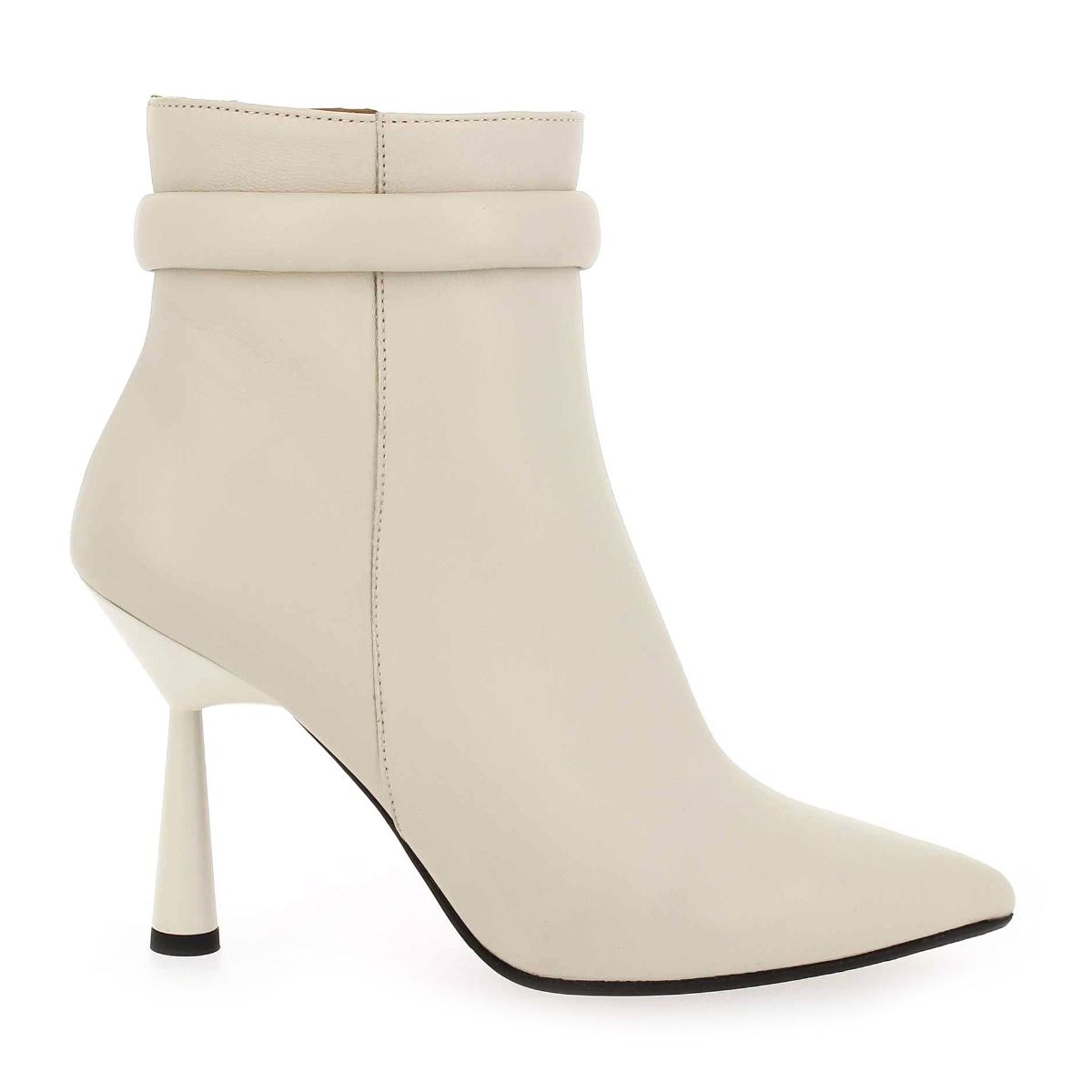 Chantal 1962  1859 - beige
