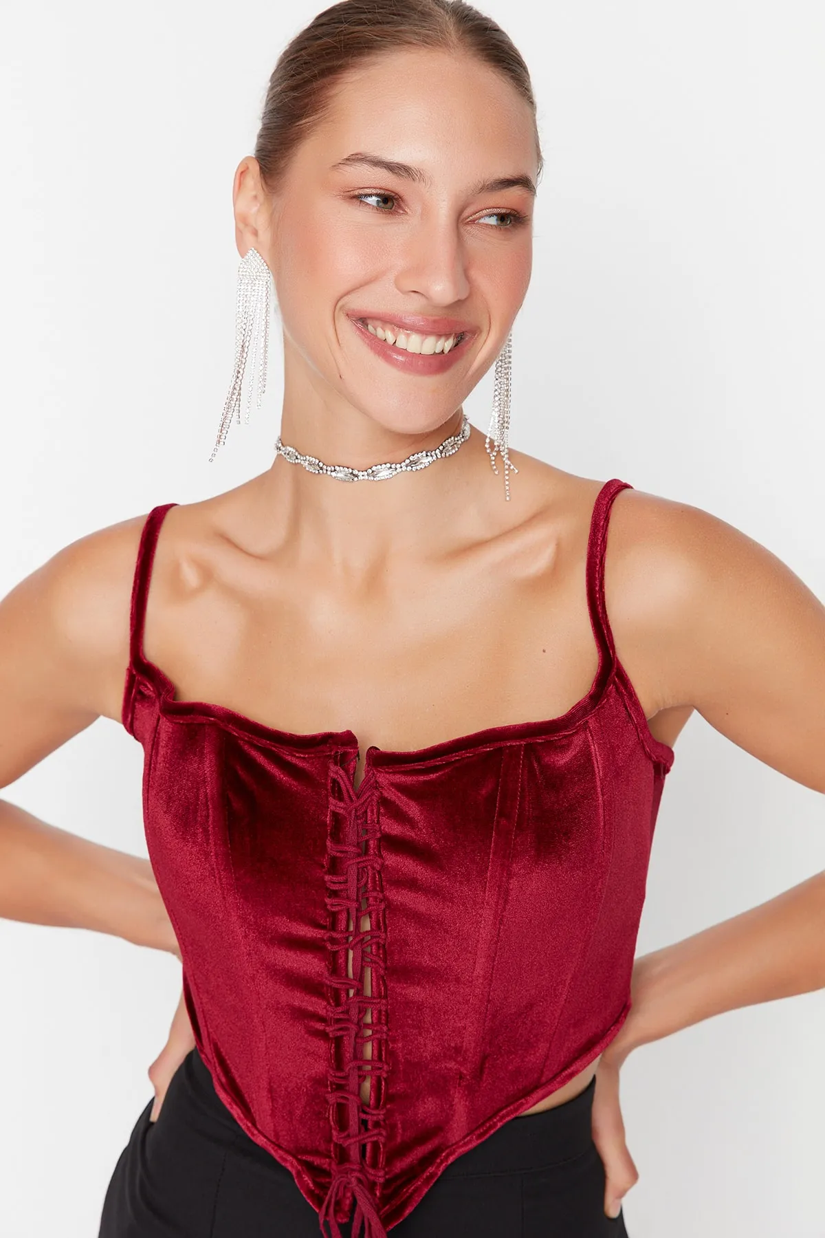 Trendyol Collection  Burgunderrotes Bustier mit Bindedetail vorne TPRAW23BS00014