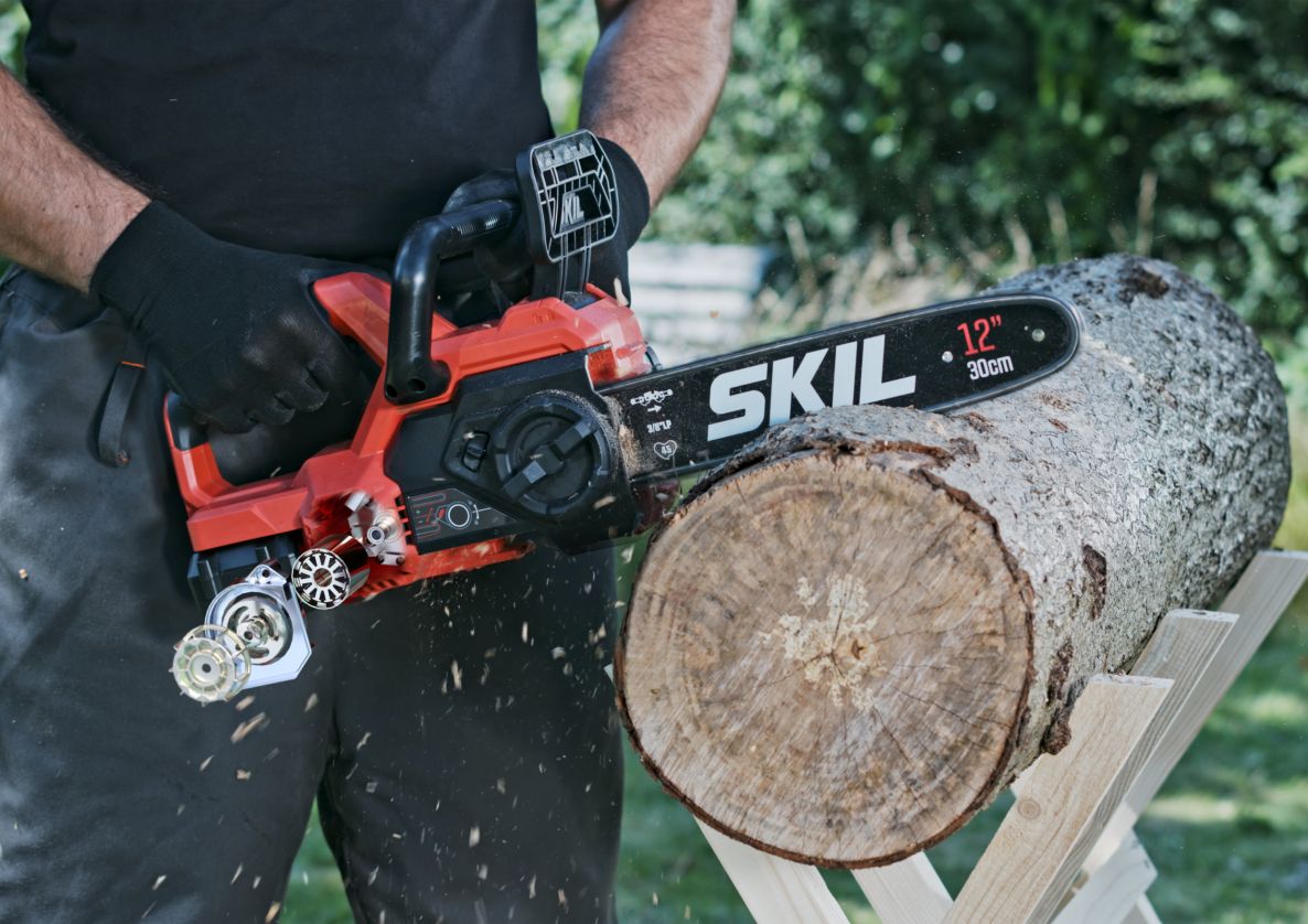 SKIL GS1E0534CA Verižna žaga 35 cm 20 V brezkrtačna brez baterij in polnilnika