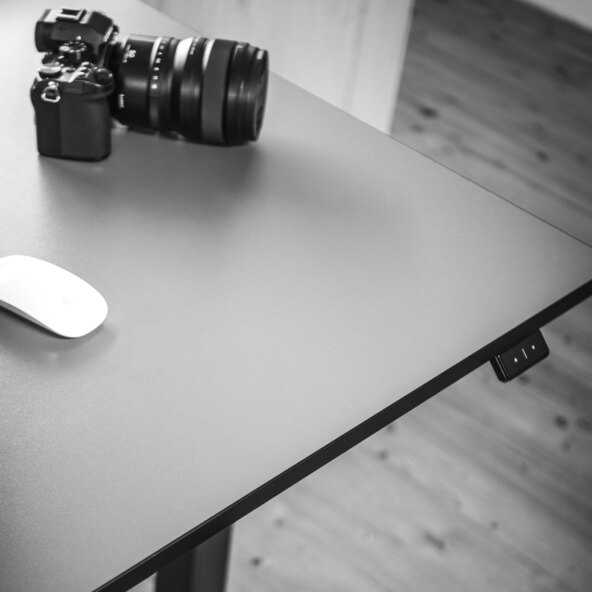 Elektrisch höhenverstellbarer Schreibtisch Desk Basic, anthrazit