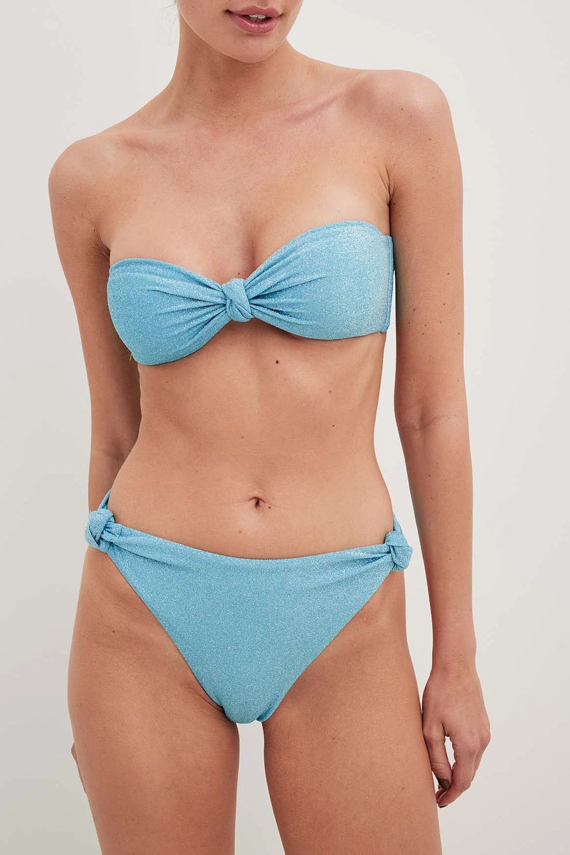 Bandeau-Bikinioberteil mit funkelndem Knoten