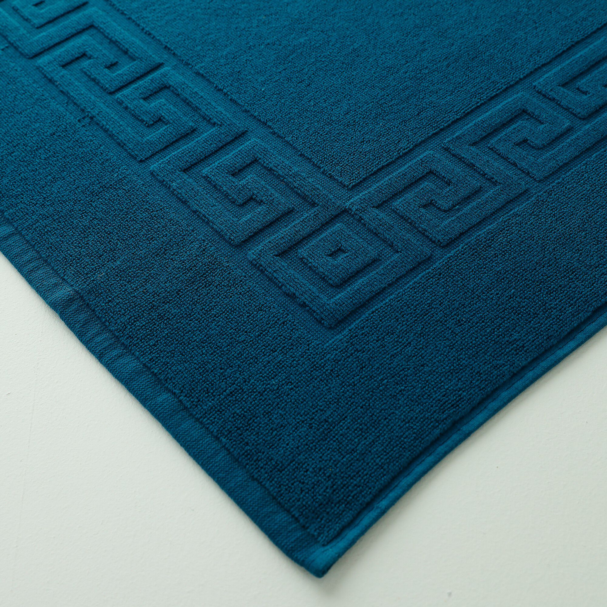 Tapis de bain éponge liteau motif frise grecque