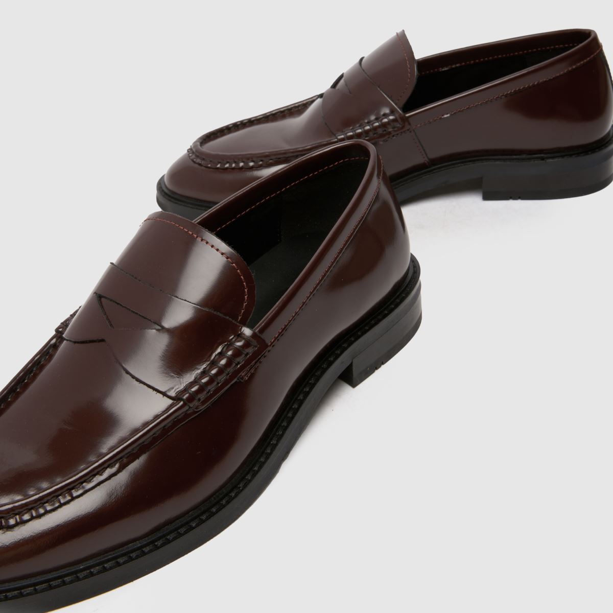 Schuh Rhodes – vinröda loafers i läder