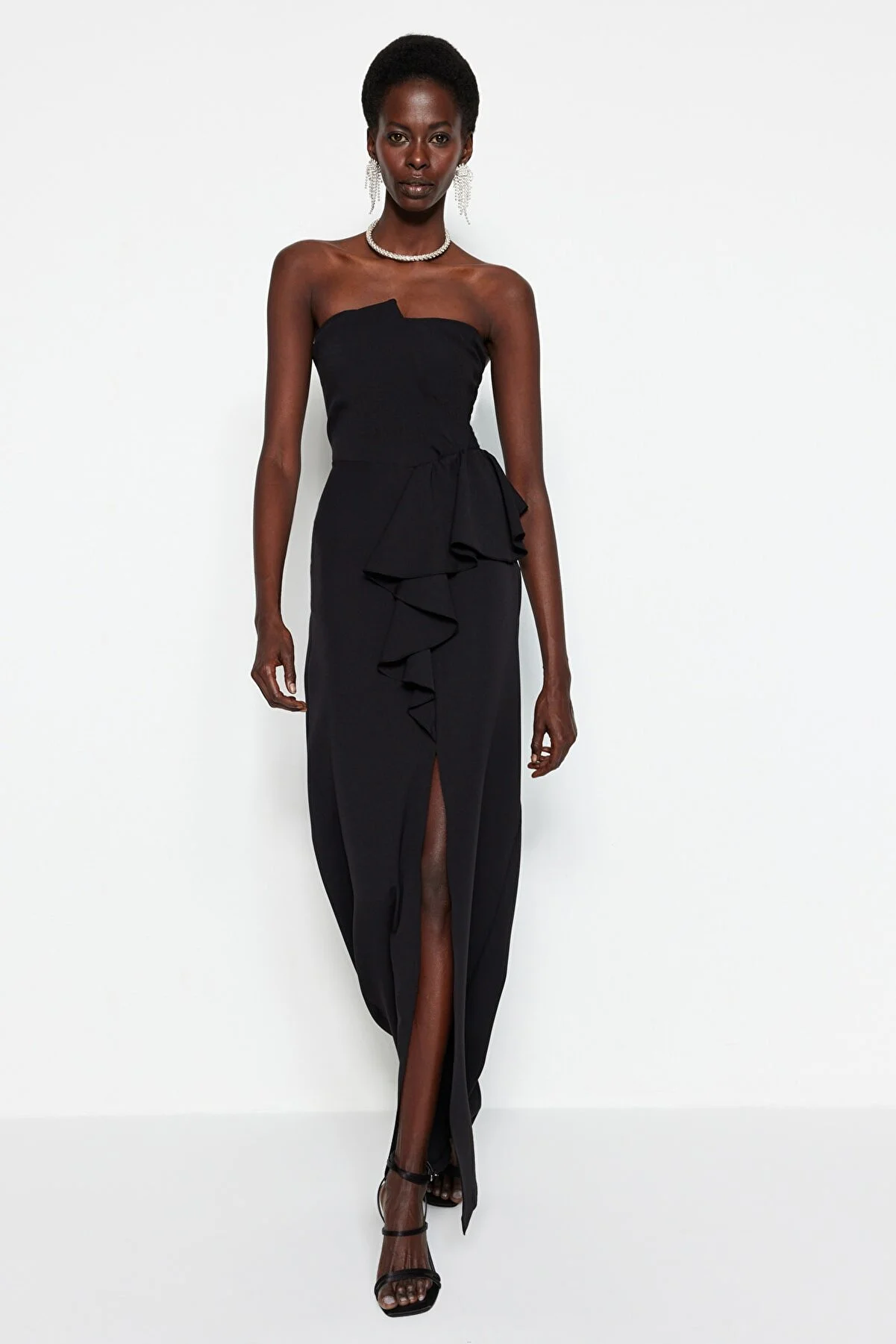 Trendyol Collection  Schwarzes gewebtes langes Abendkleid TPRSS23AE00005