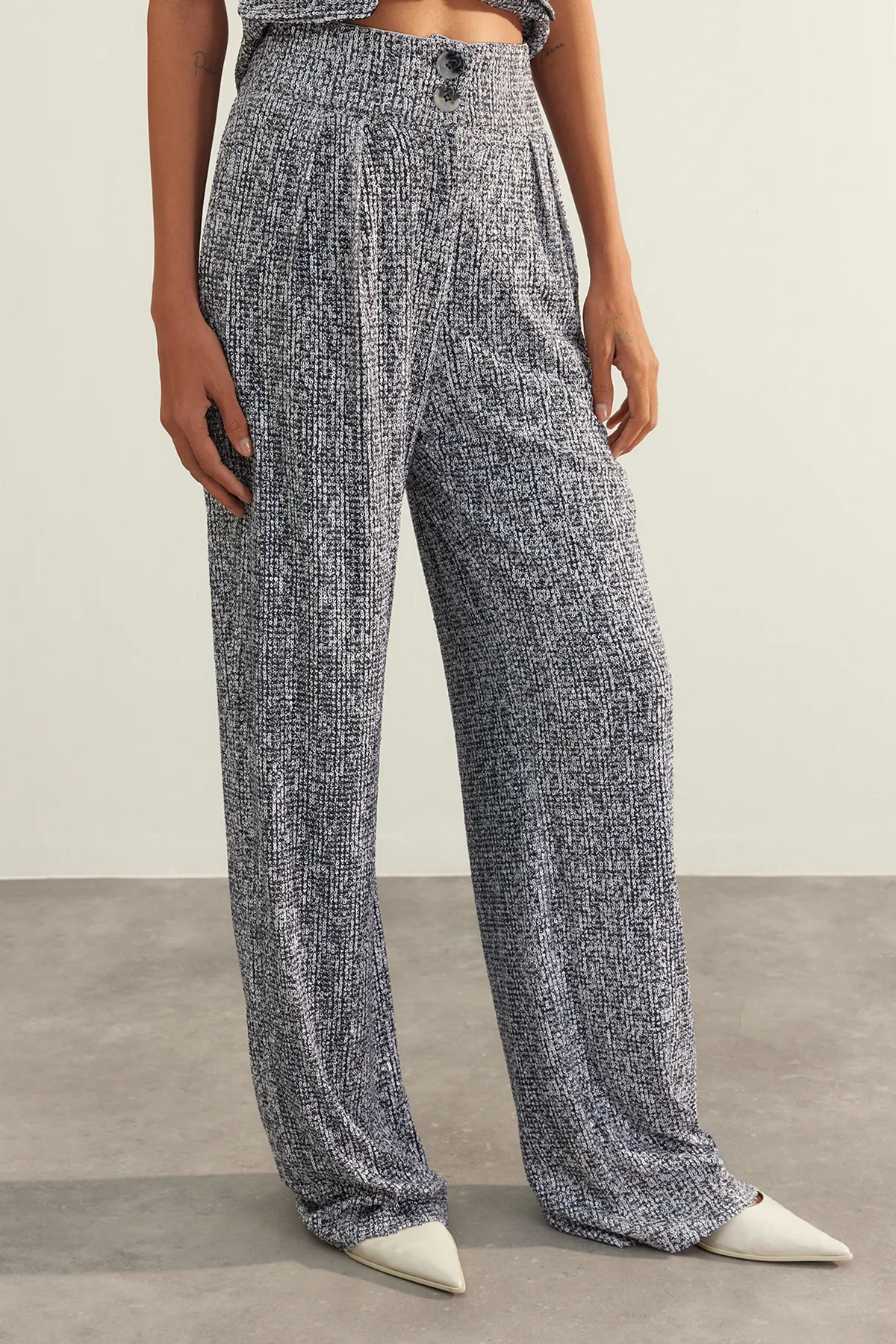 Trendyol Collection  Mehrfarbige Paillettenhose TPRAW24PL00021