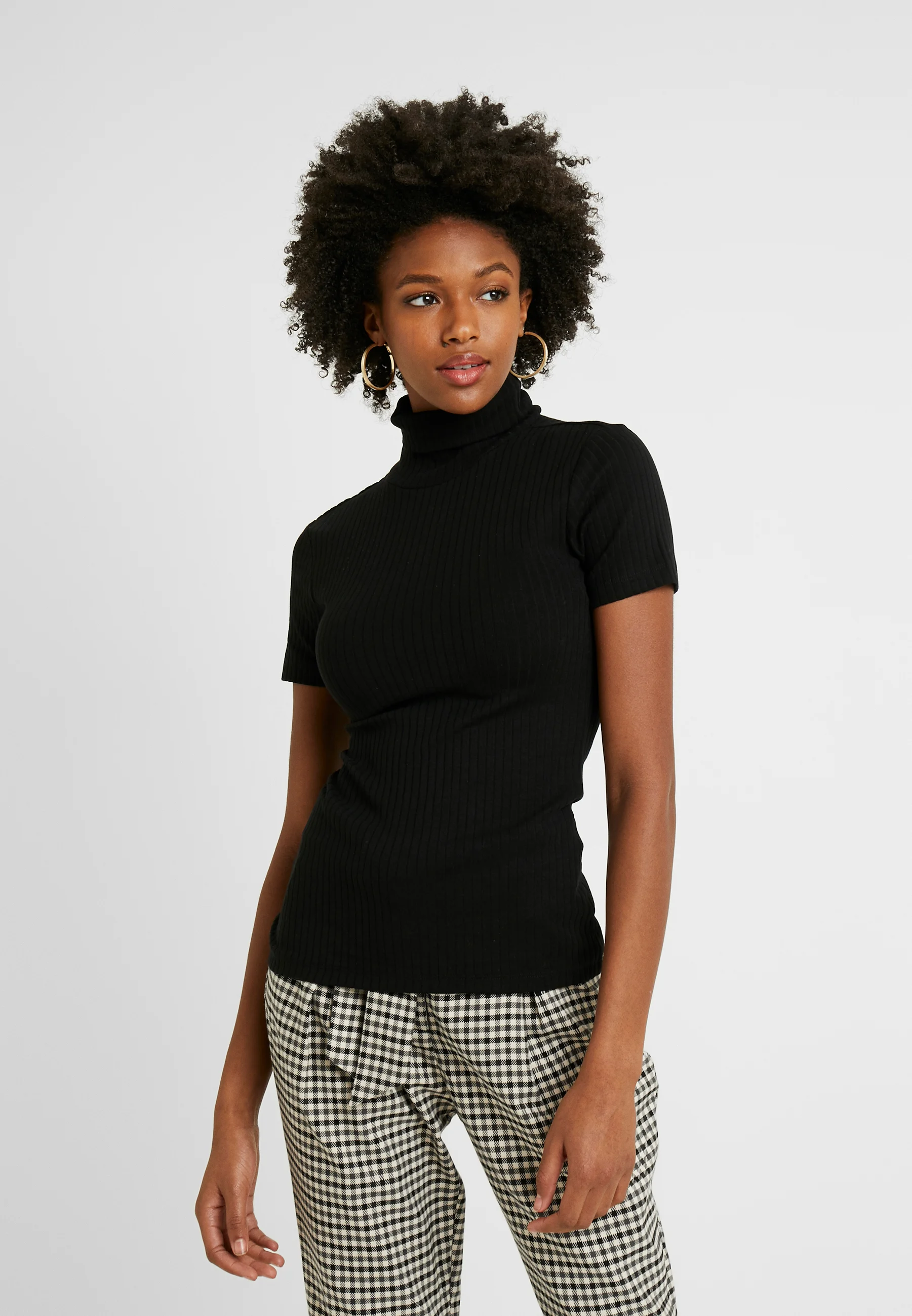 Anna Field Tall - Camiseta básica de cuello vuelto y manga 1/2
