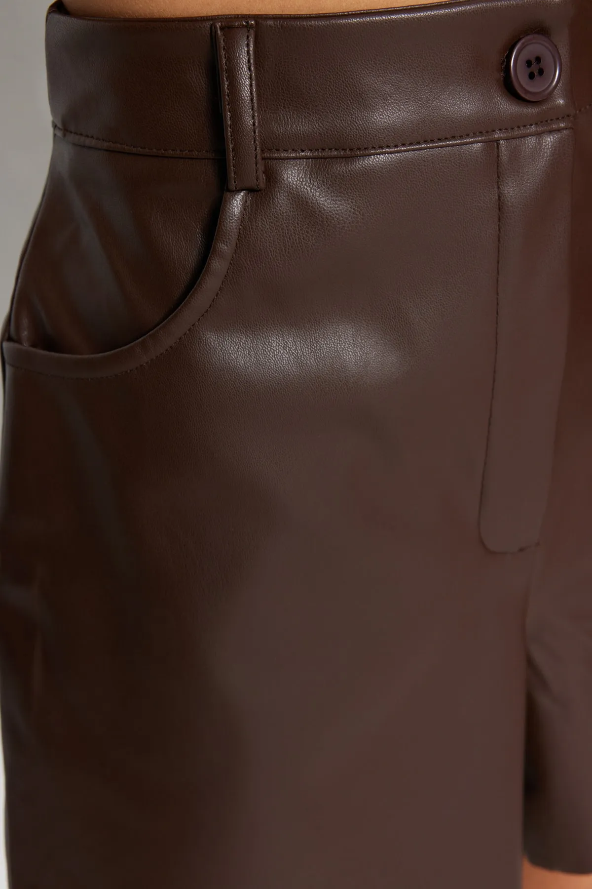 Trendyol Collection  Shorts - Braun - Hoher Bund