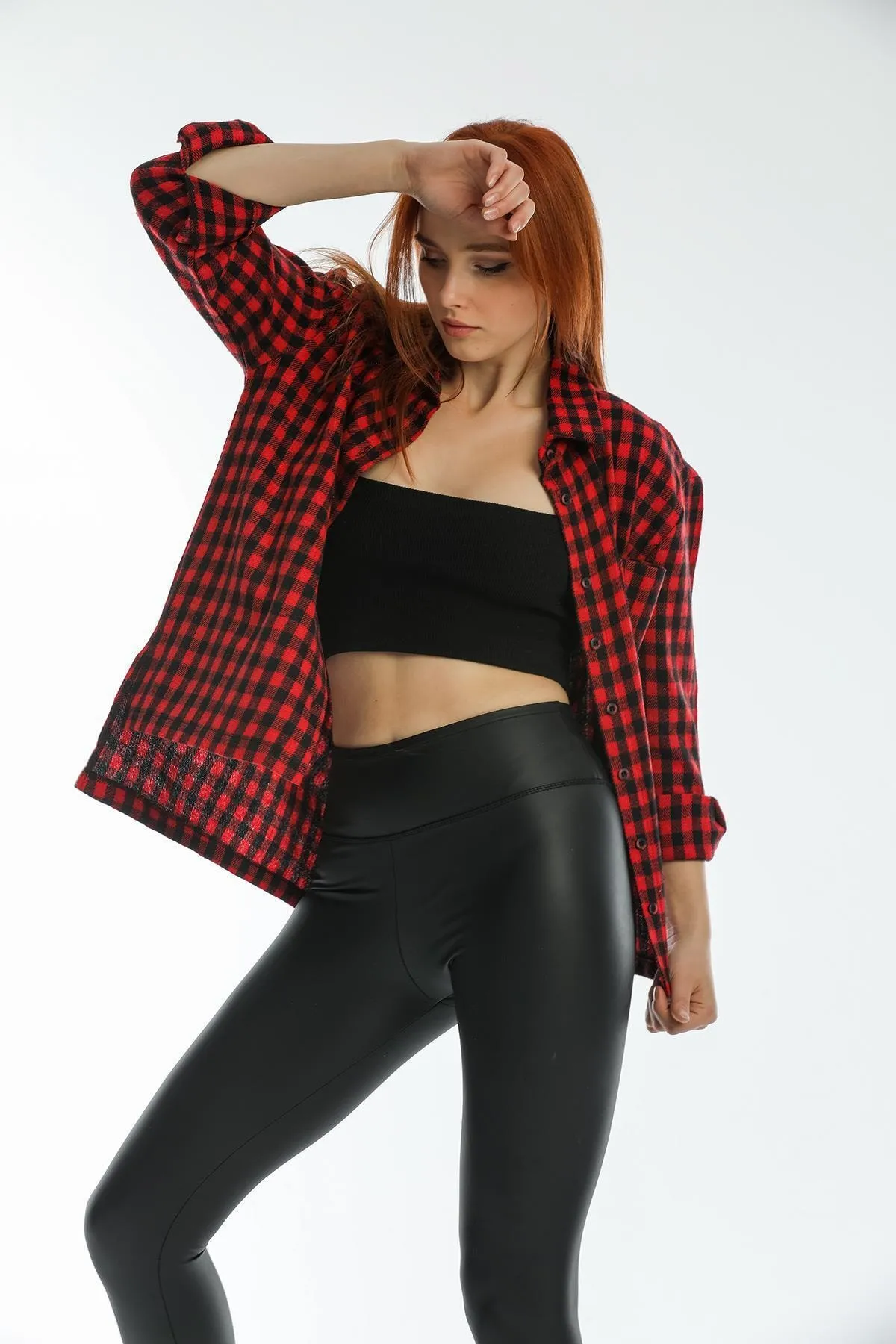 Domoda  Schwarze Leggings aus mattem Kunstleder mit hoher Taille und Fleece