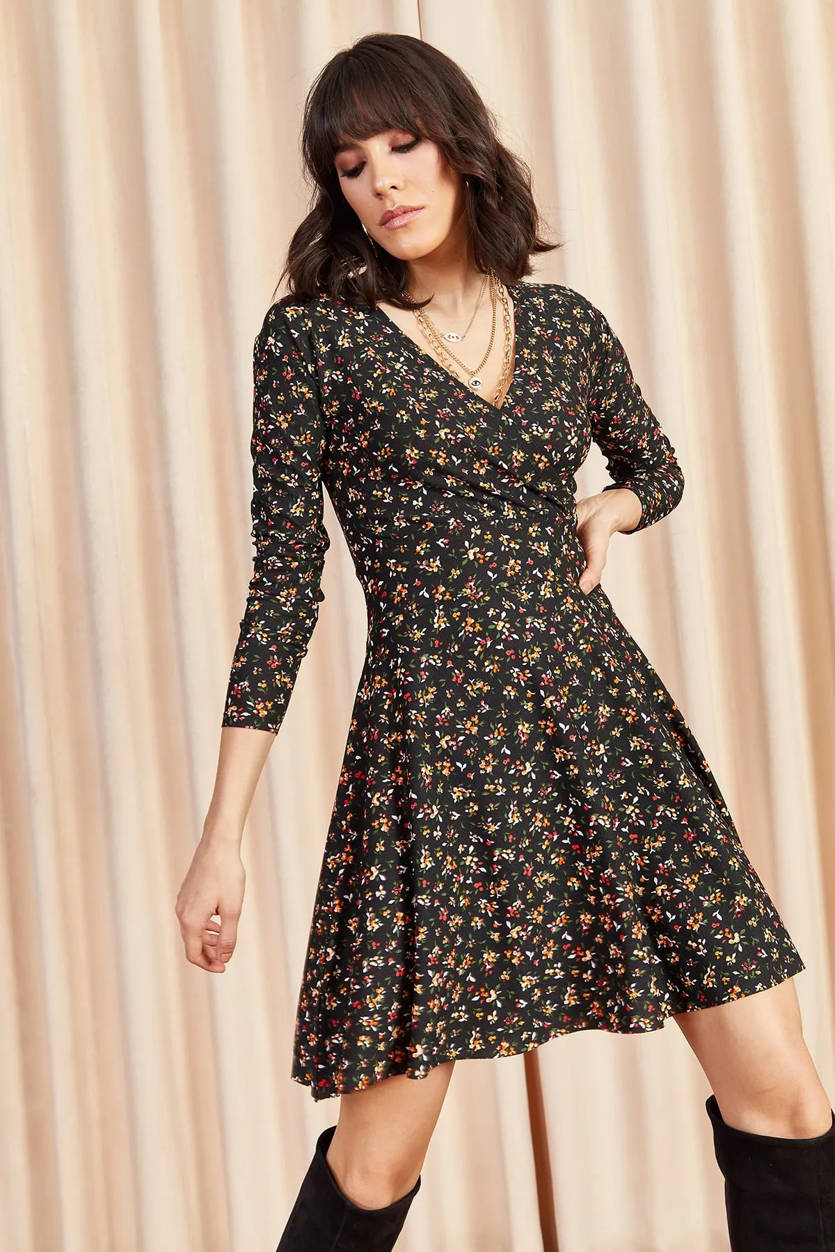 Olalook  Schwarzes zweireihiges Strickkleid für Damen ELB-19000962